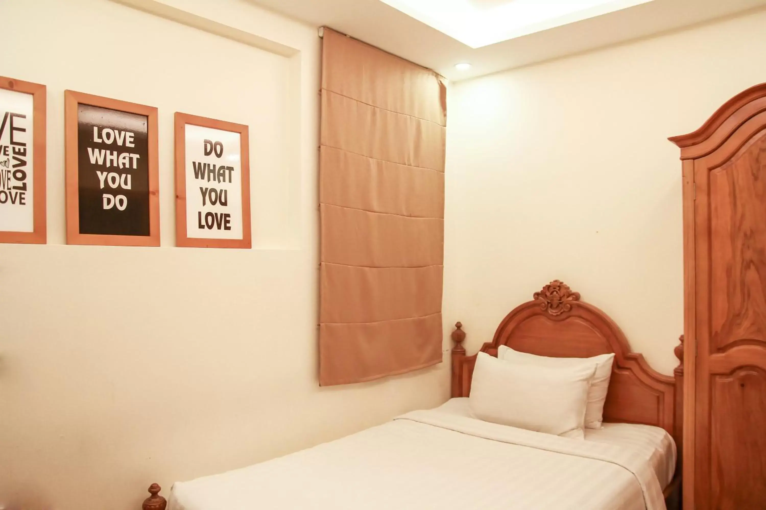 Photo of the whole room, Bed in Erato Boutique Hotel