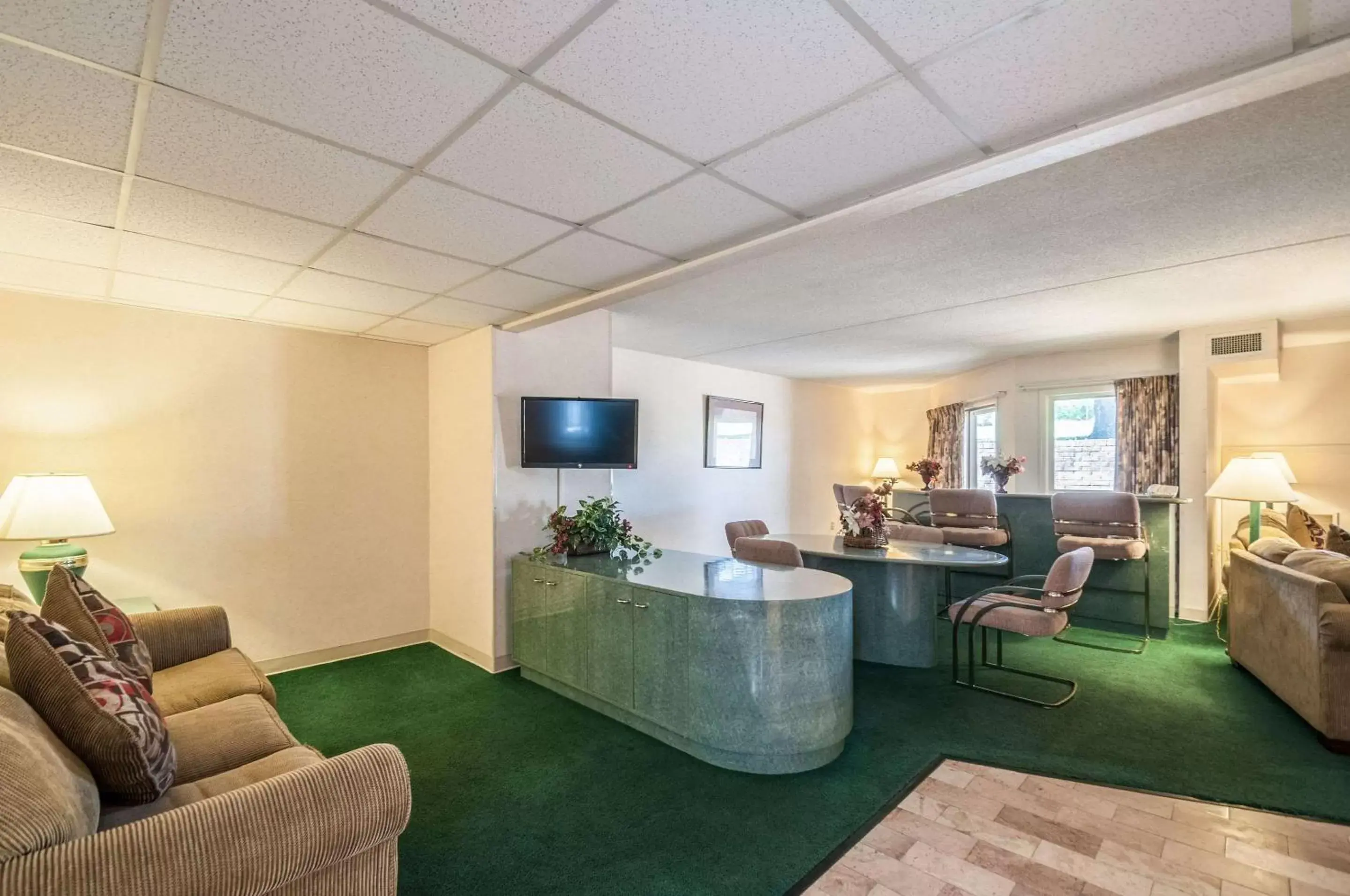 Photo of the whole room, Seating Area in Rodeway Inn and Suites - Charles Town,WV