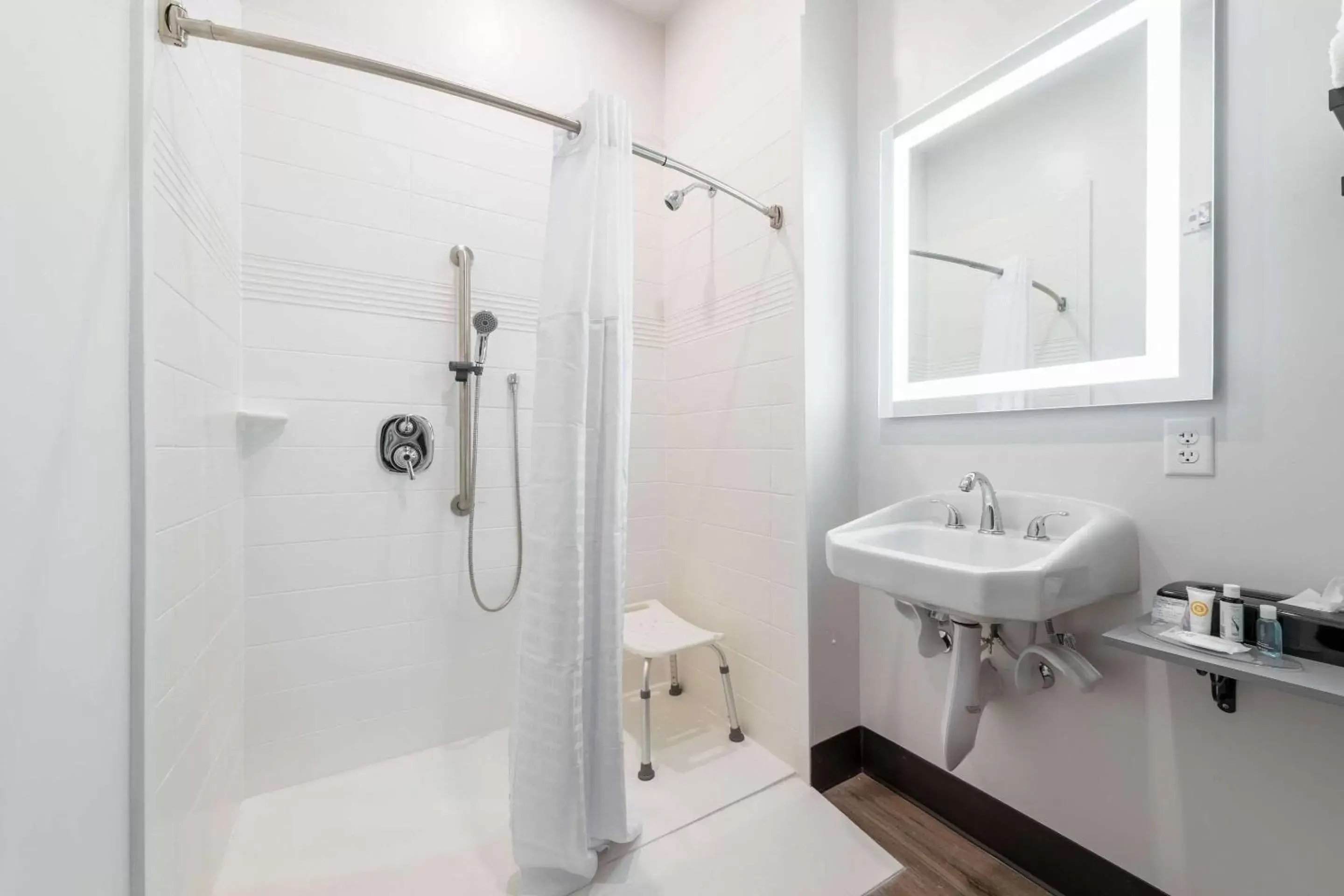 Bedroom, Bathroom in MainStay Suites Colorado Springs East - Medical Center Area