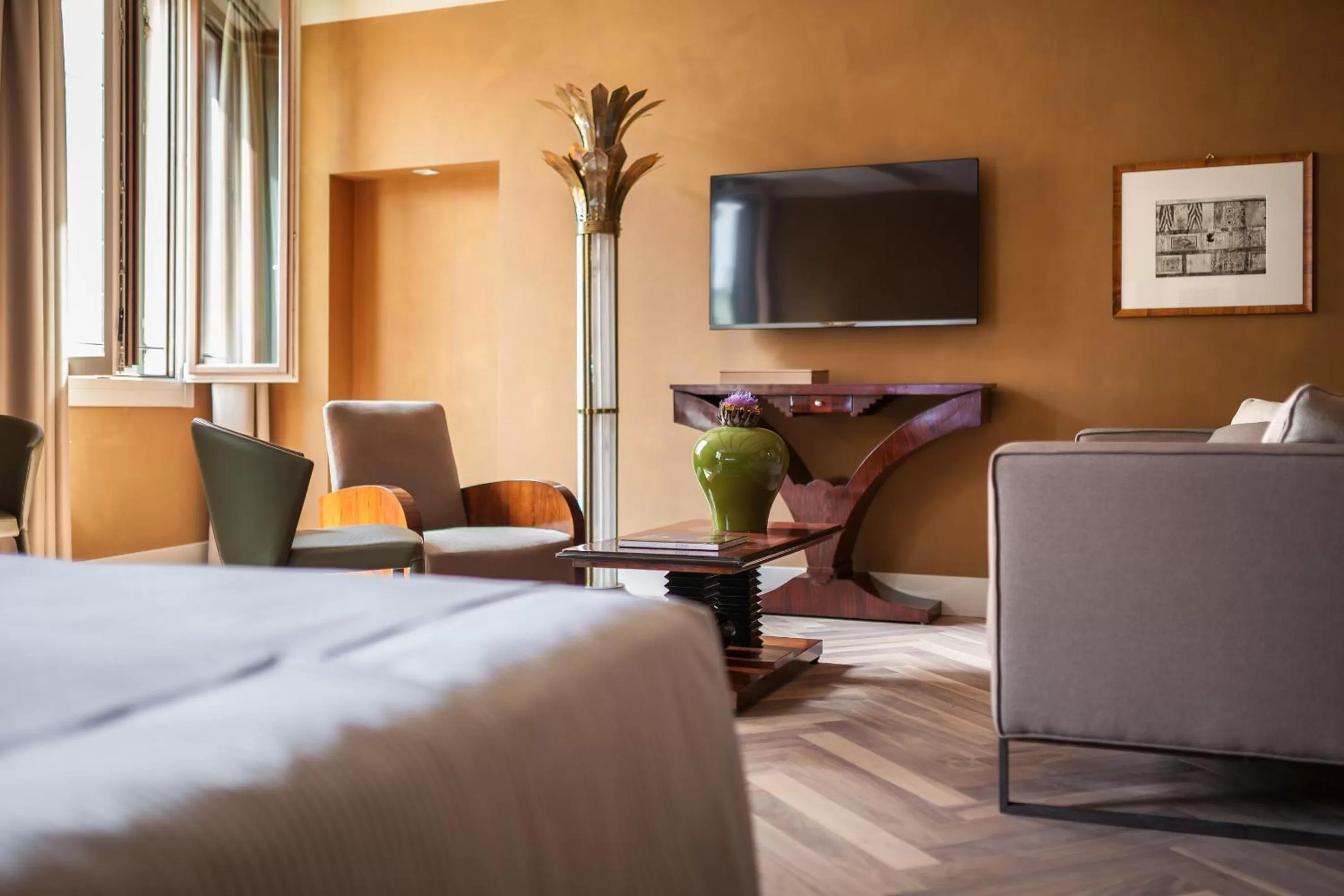 Queen Suite with Canal View and Turkish Bath in Liassidi Wellness Suites