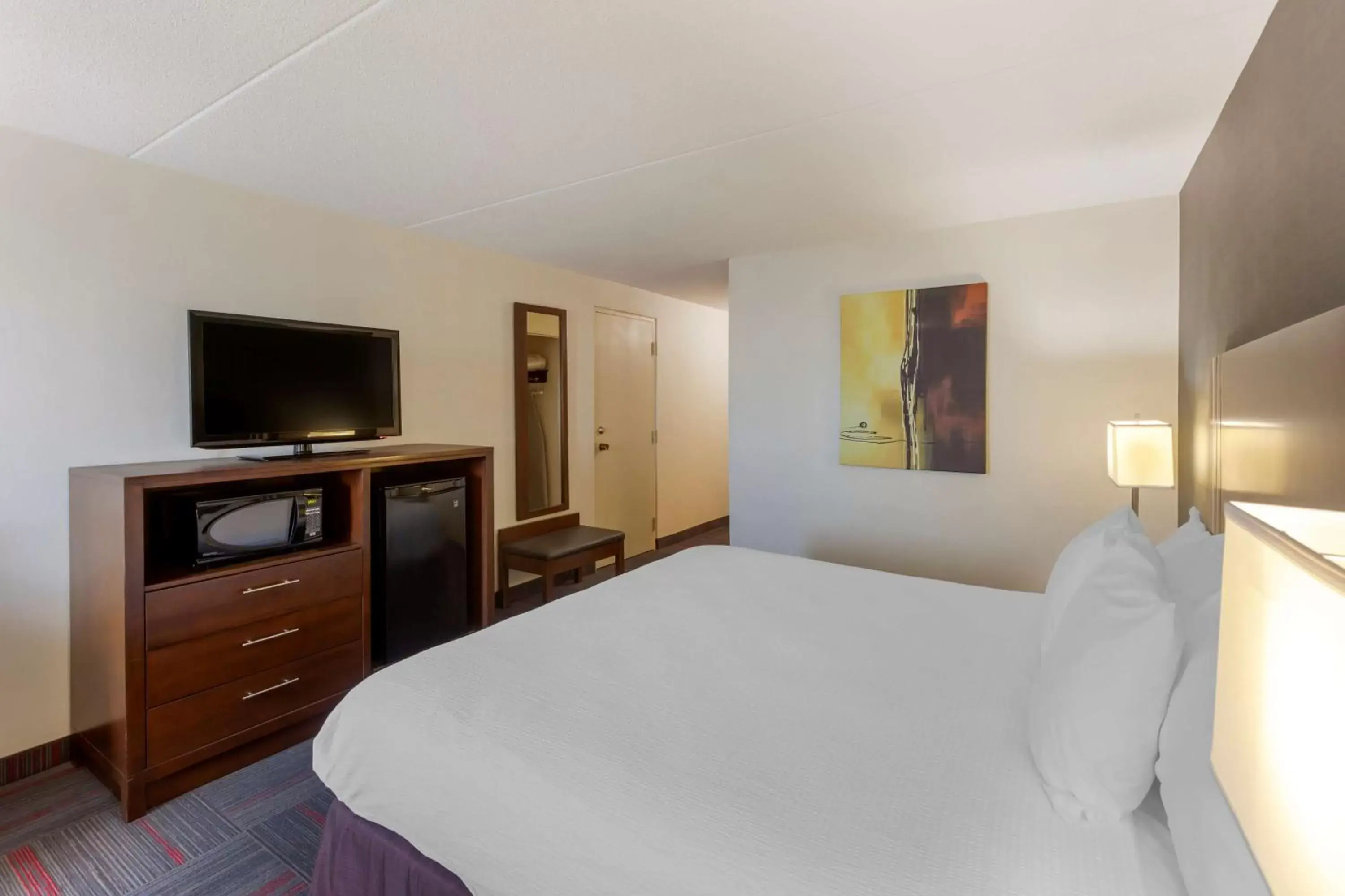 King Room - Disability Access in Best Western Plus Toronto Airport Hotel King Room - Disability Access in Best Western Plus Toronto Airport Hotel