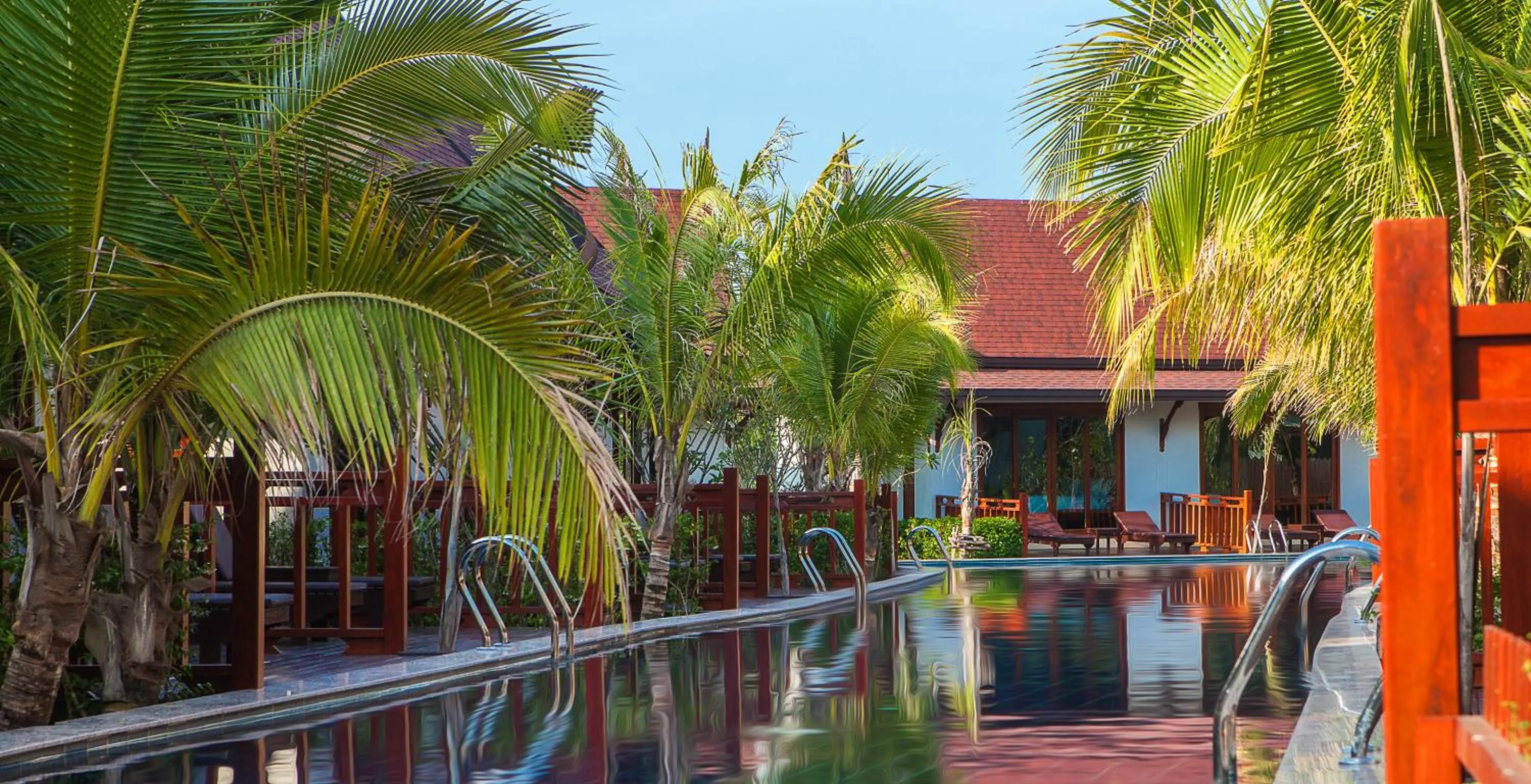 Facade/entrance, Swimming Pool in T-Villa Phuket