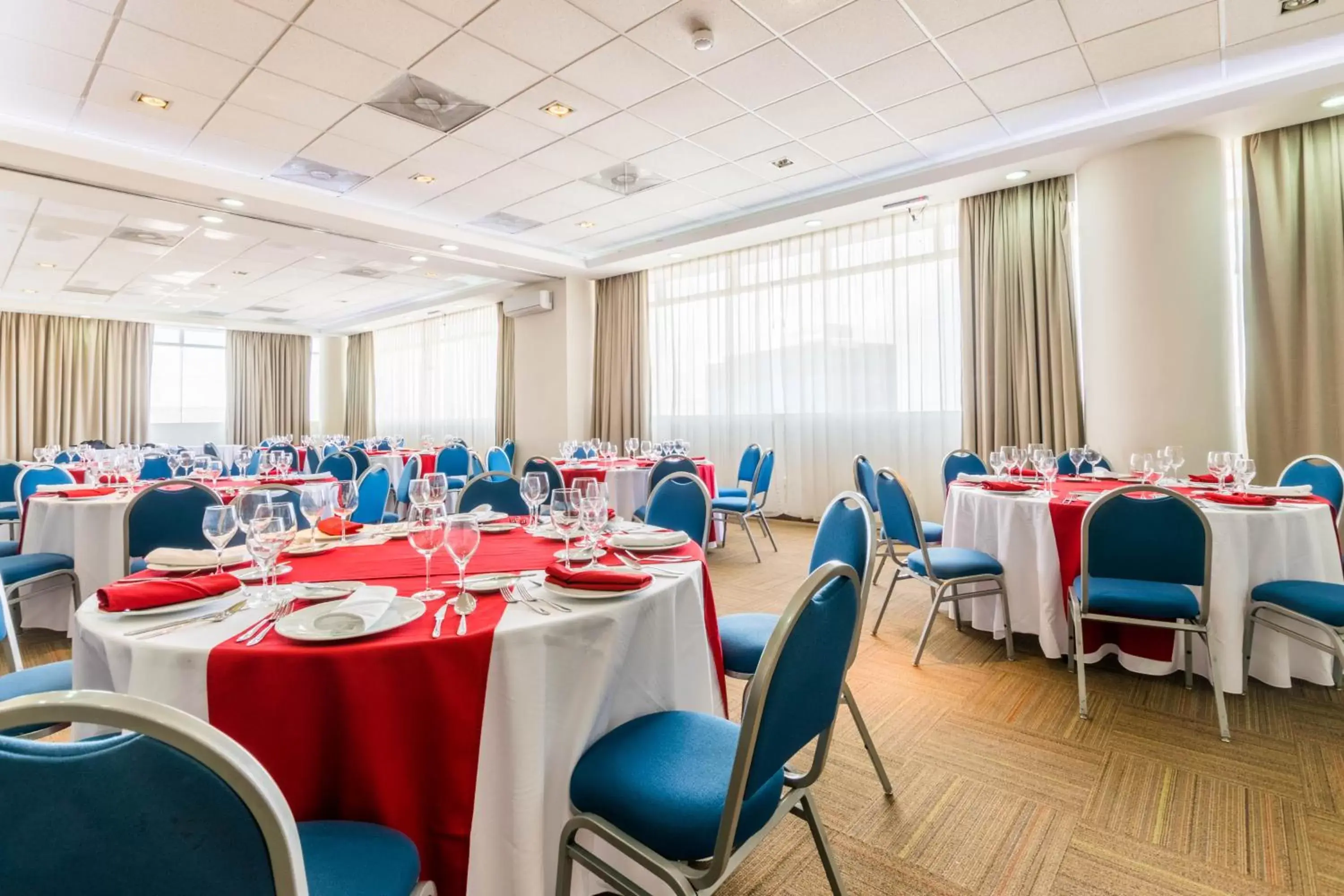 Banquet/Function facilities, Restaurant/Places to Eat in Hotel Stadium