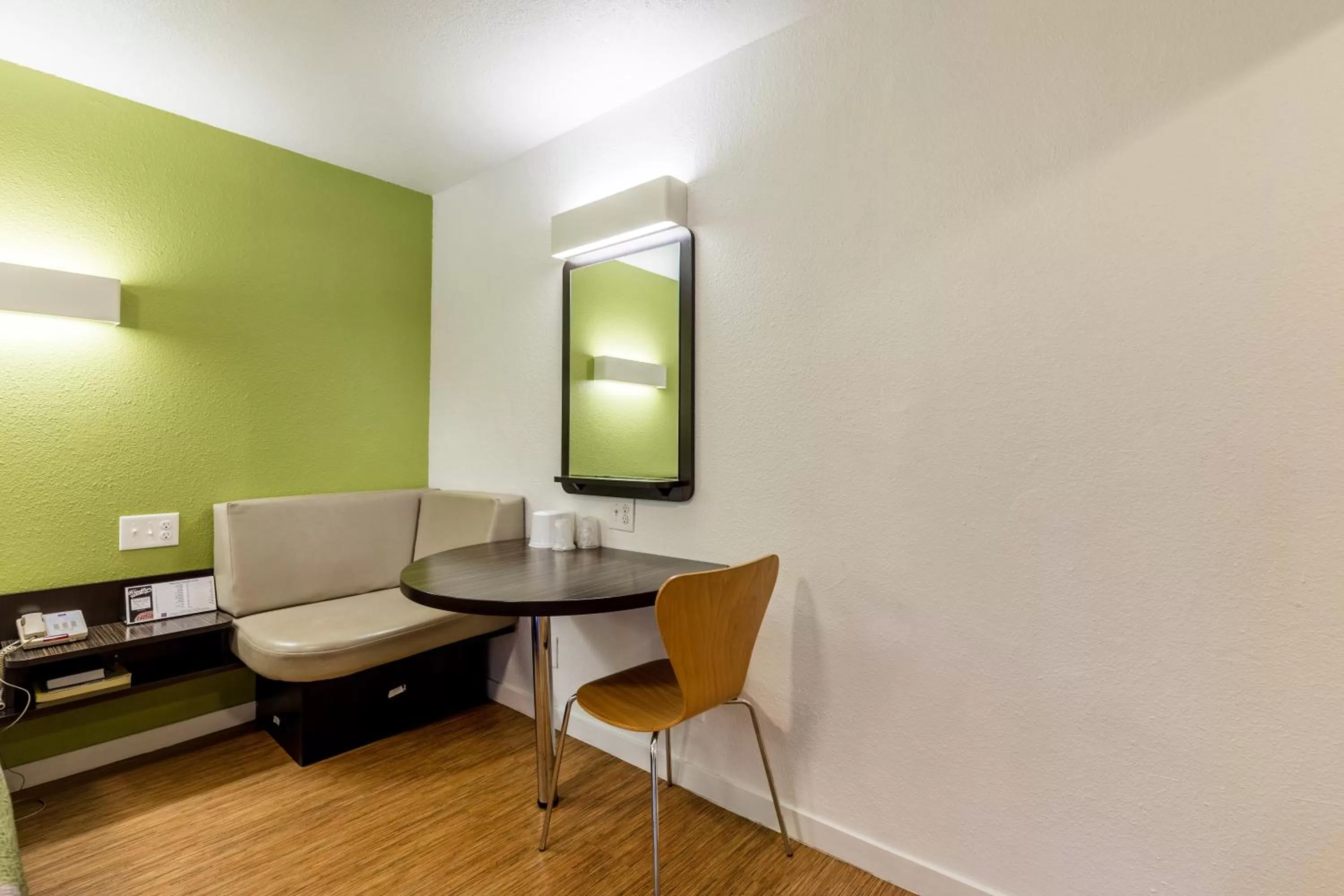 Bedroom in Motel 6 San Rafael