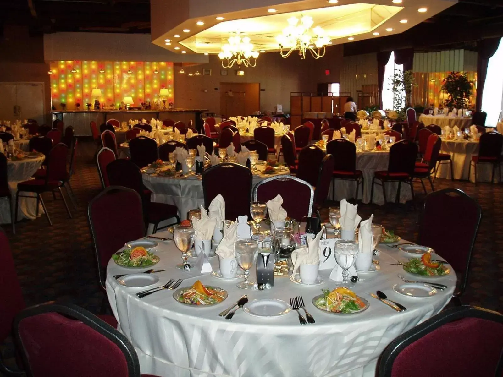 Banquet/Function facilities, Restaurant/Places to Eat in Tiki Resort