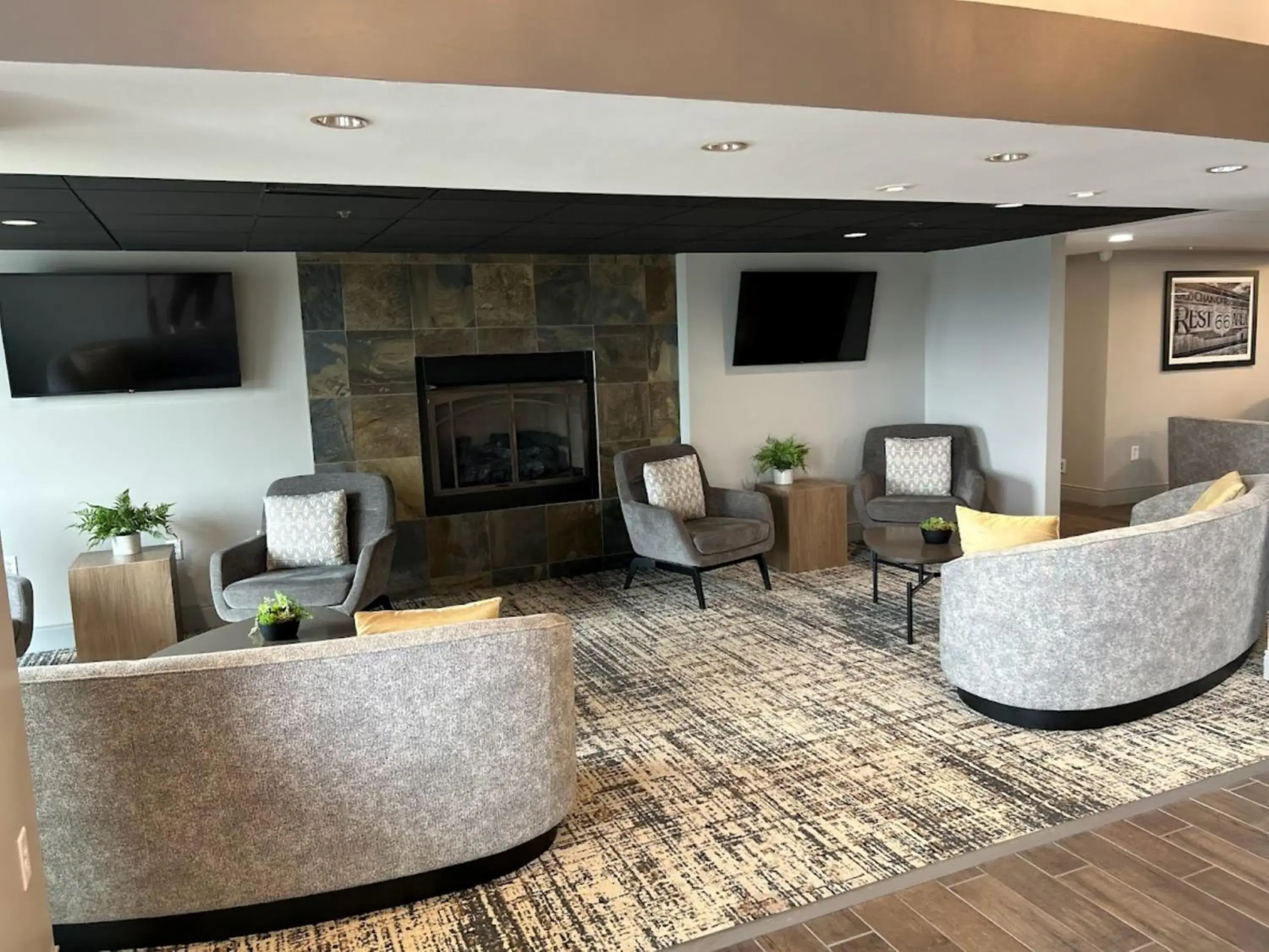 Property building, Seating Area in Holiday Inn St Louis Sw - Route 66