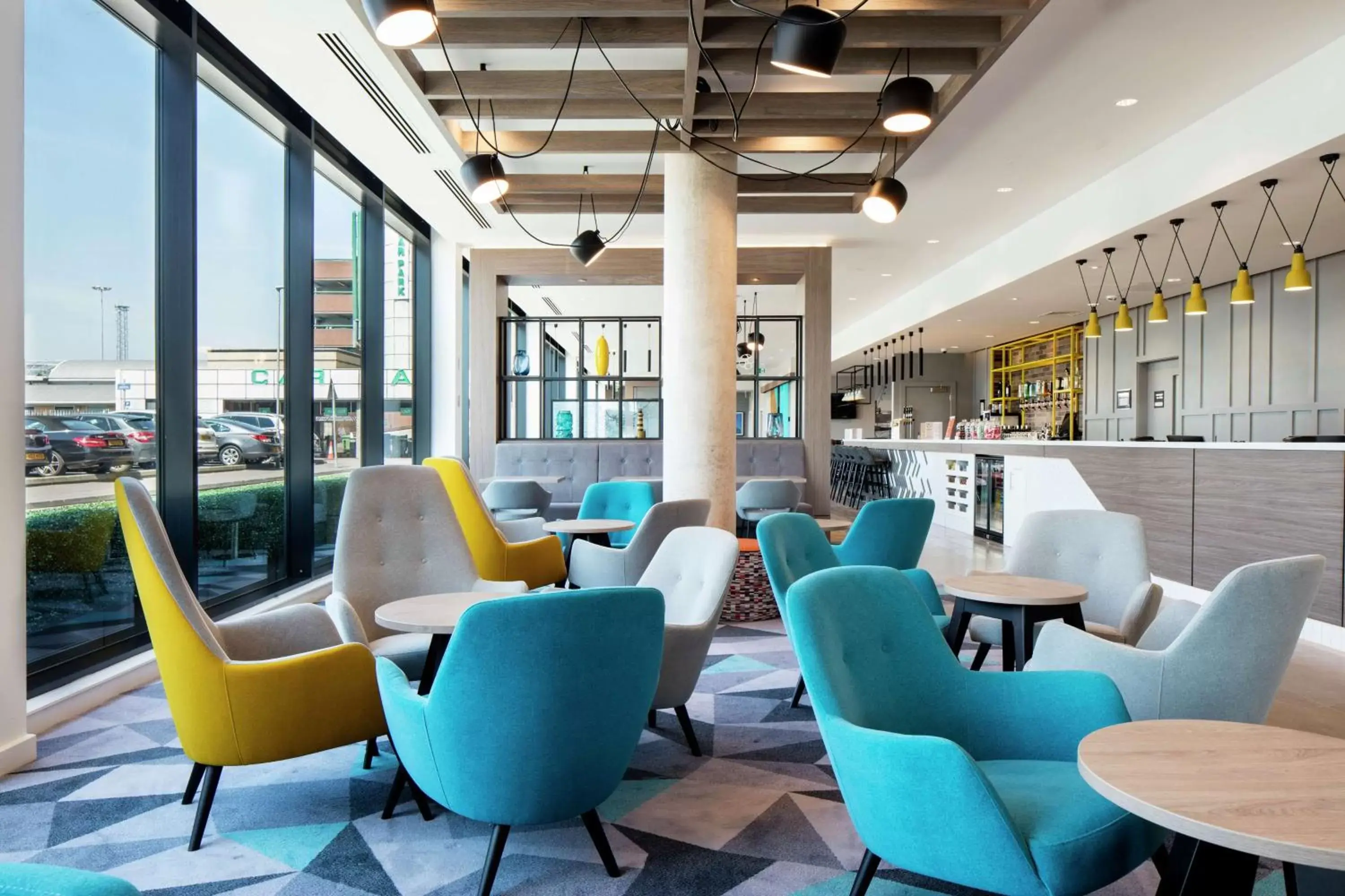 Lobby or reception, Lounge/Bar in Hampton By Hilton Belfast City Centre