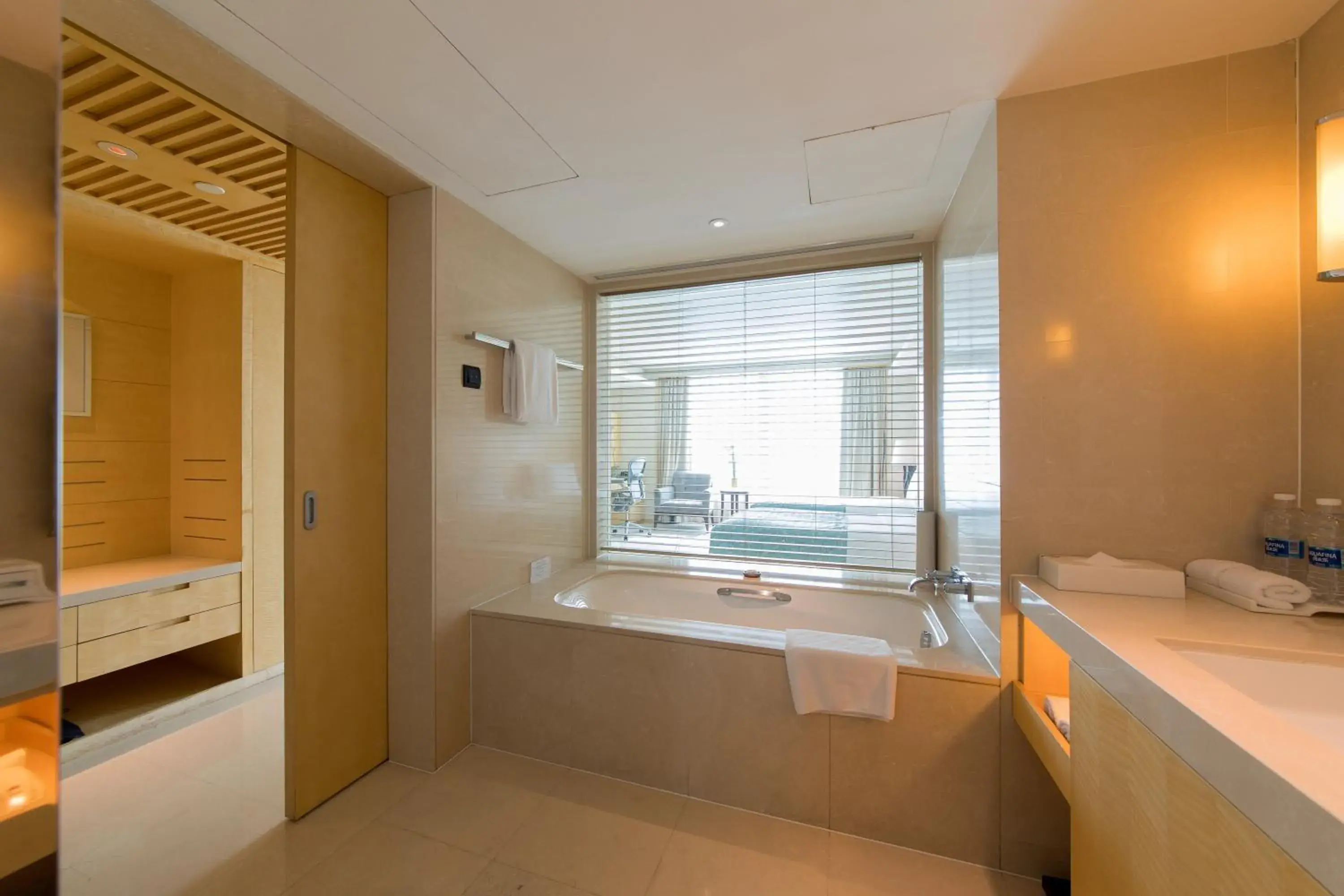 Bathroom in Marco Polo Wuhan Hotel