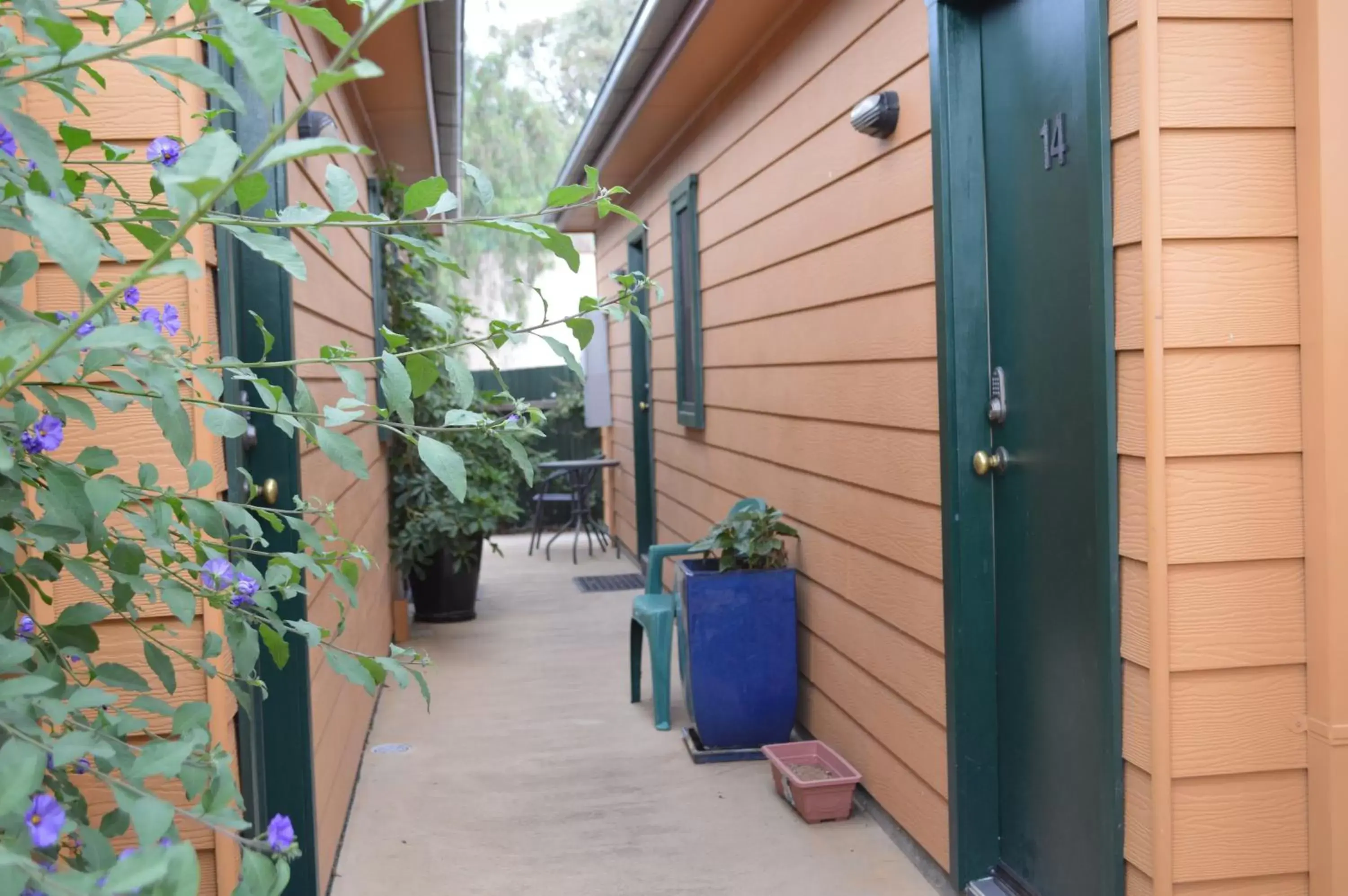 Inner courtyard view in Prince Of Wales Hotel Gulgong