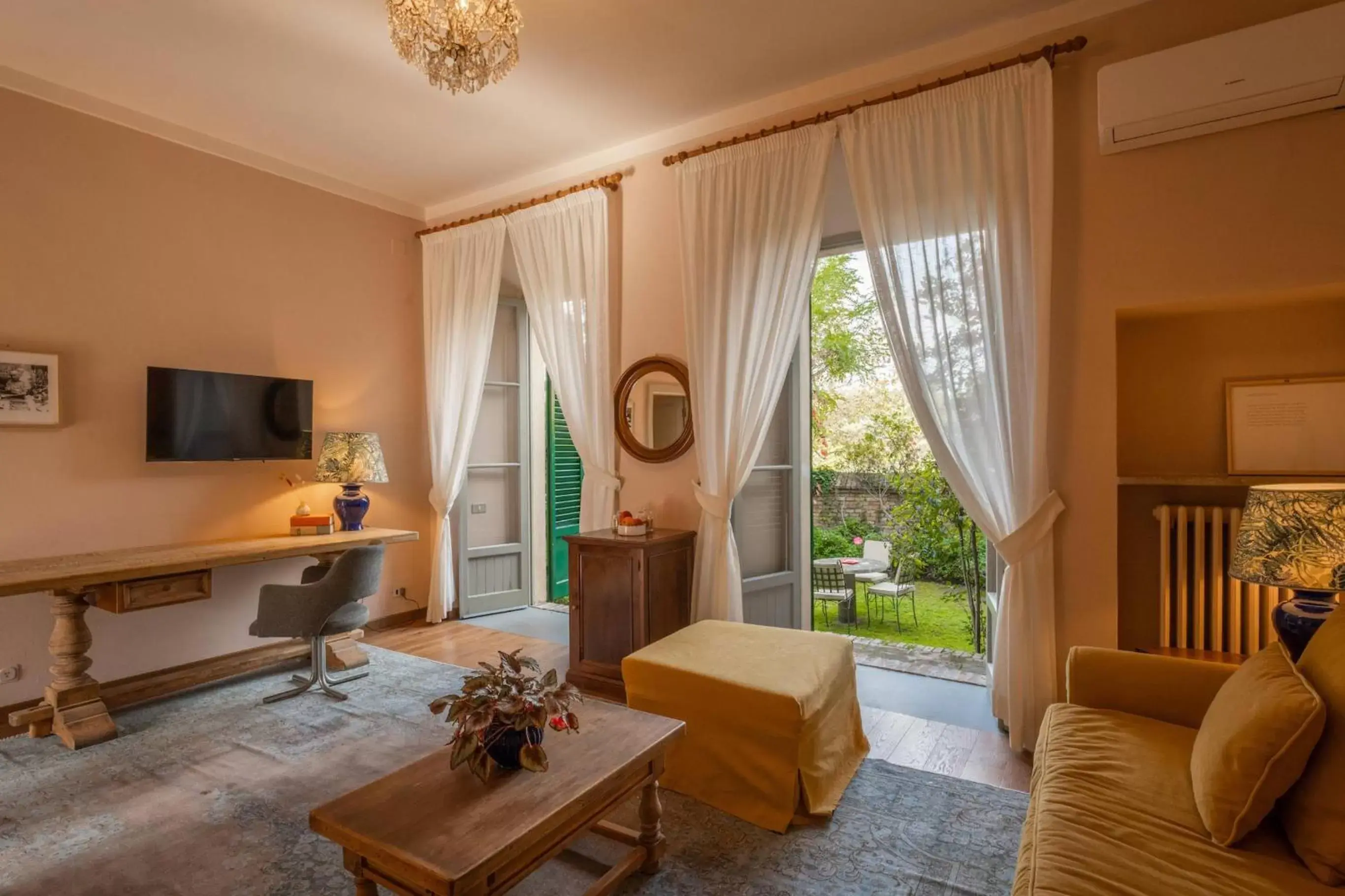 Bedroom, Seating Area in Hotel Certosa Di Maggiano