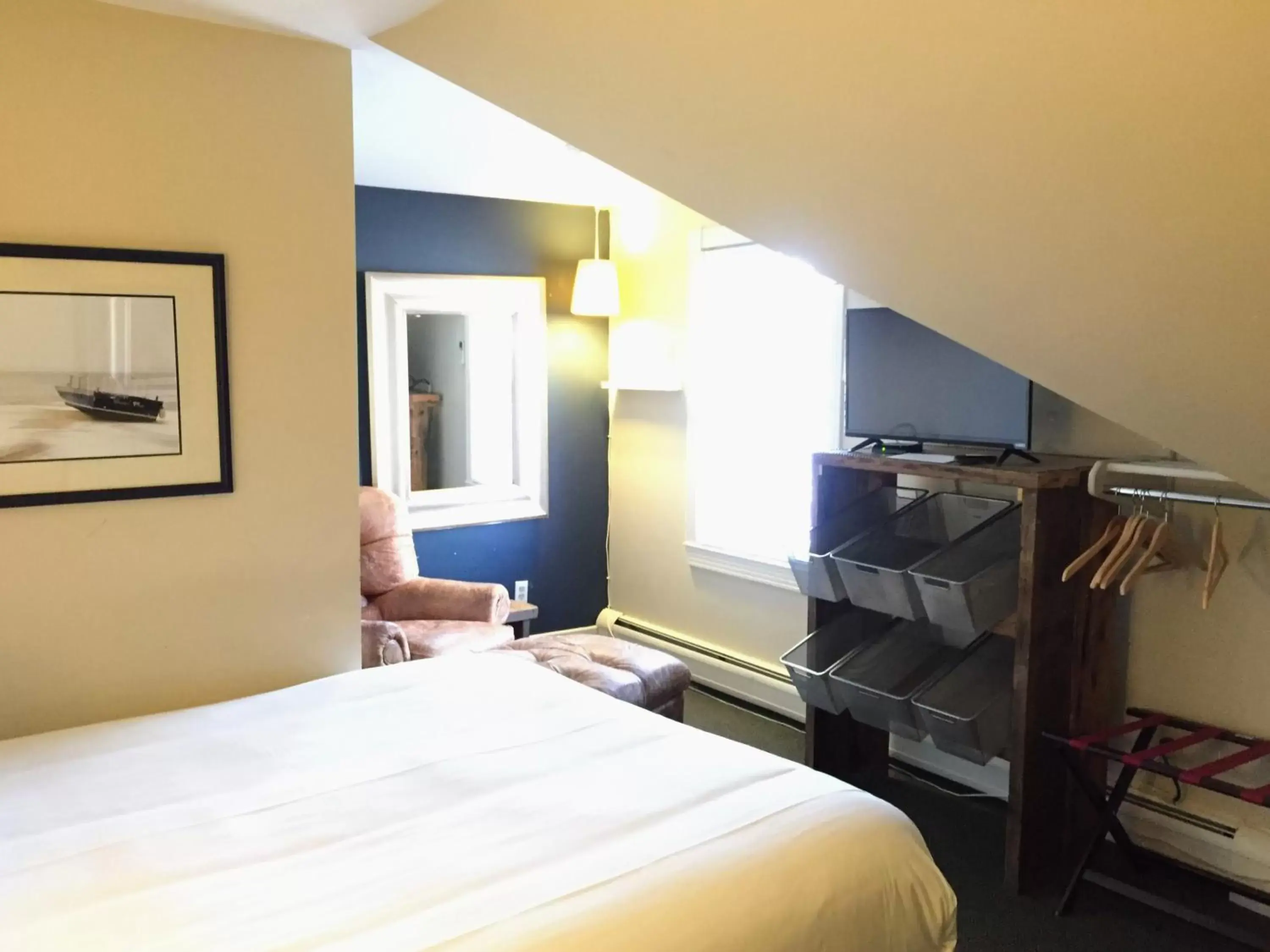 Budget Double Room in Pilgrim House Budget Double Room in Pilgrim House