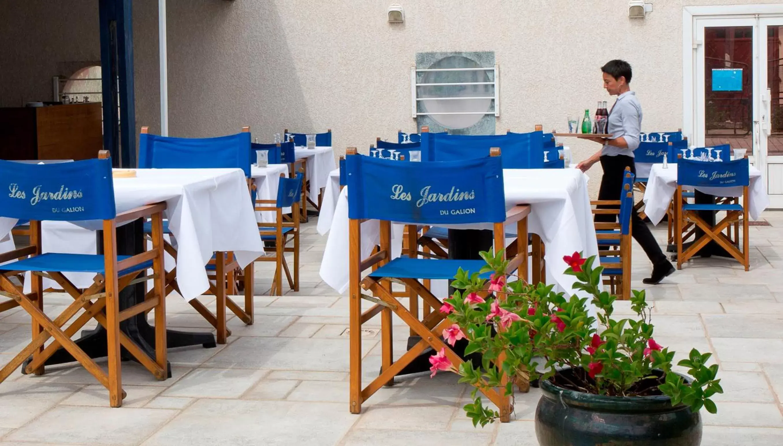 Patio, Restaurant/Places to Eat in Le Galion Hotel et Restaurant Canet Plage - Logis