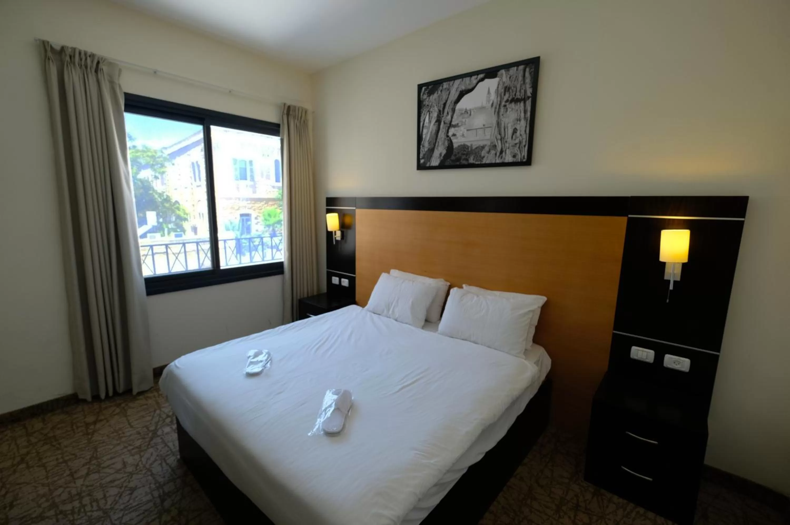 Bedroom, Bed in New Capitol Hotel - Jerusalem