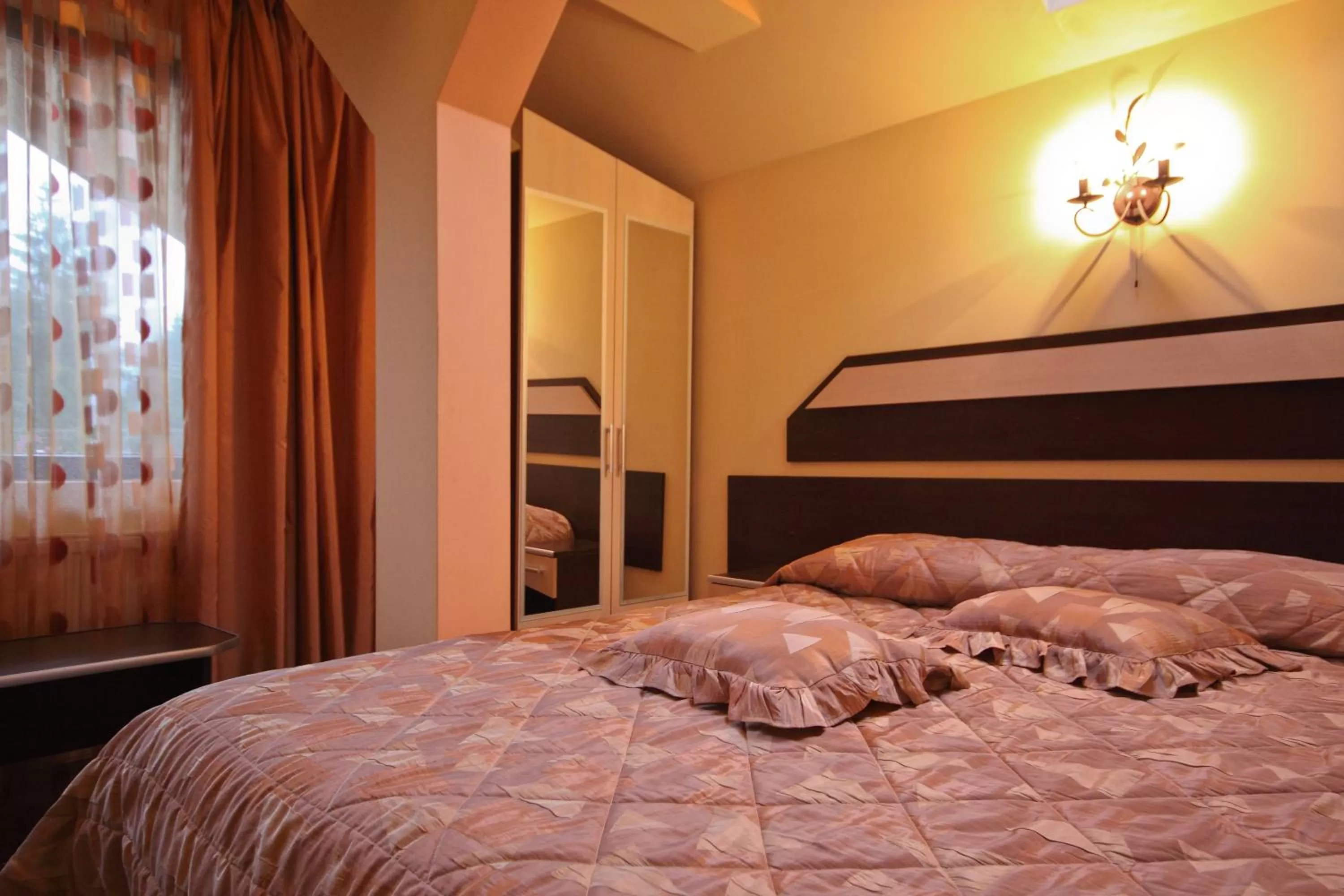 Bed in Complex Turistic Le Baron