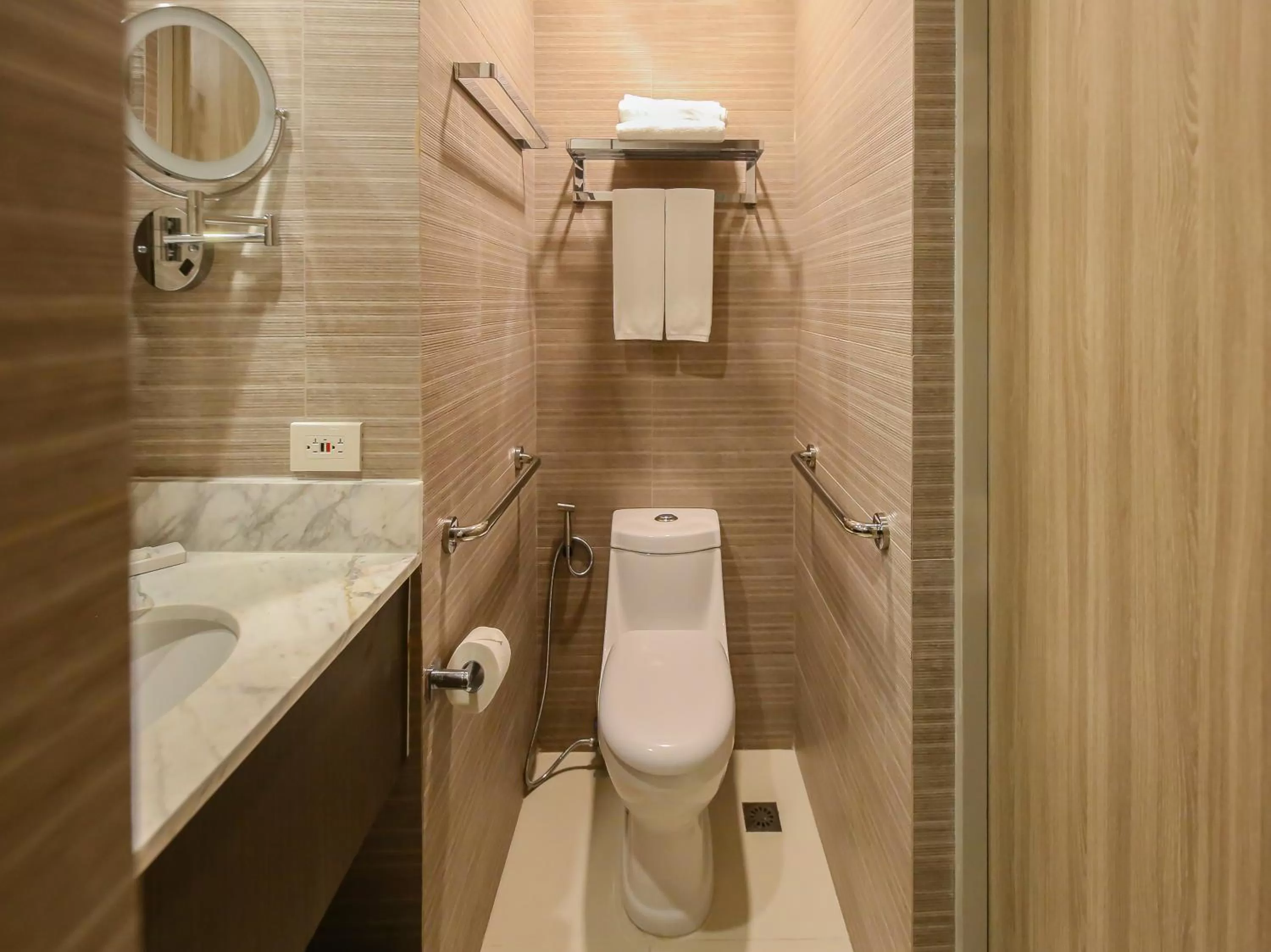 Bathroom in Capital O 804 The Residences at Bonifacio Civic Center