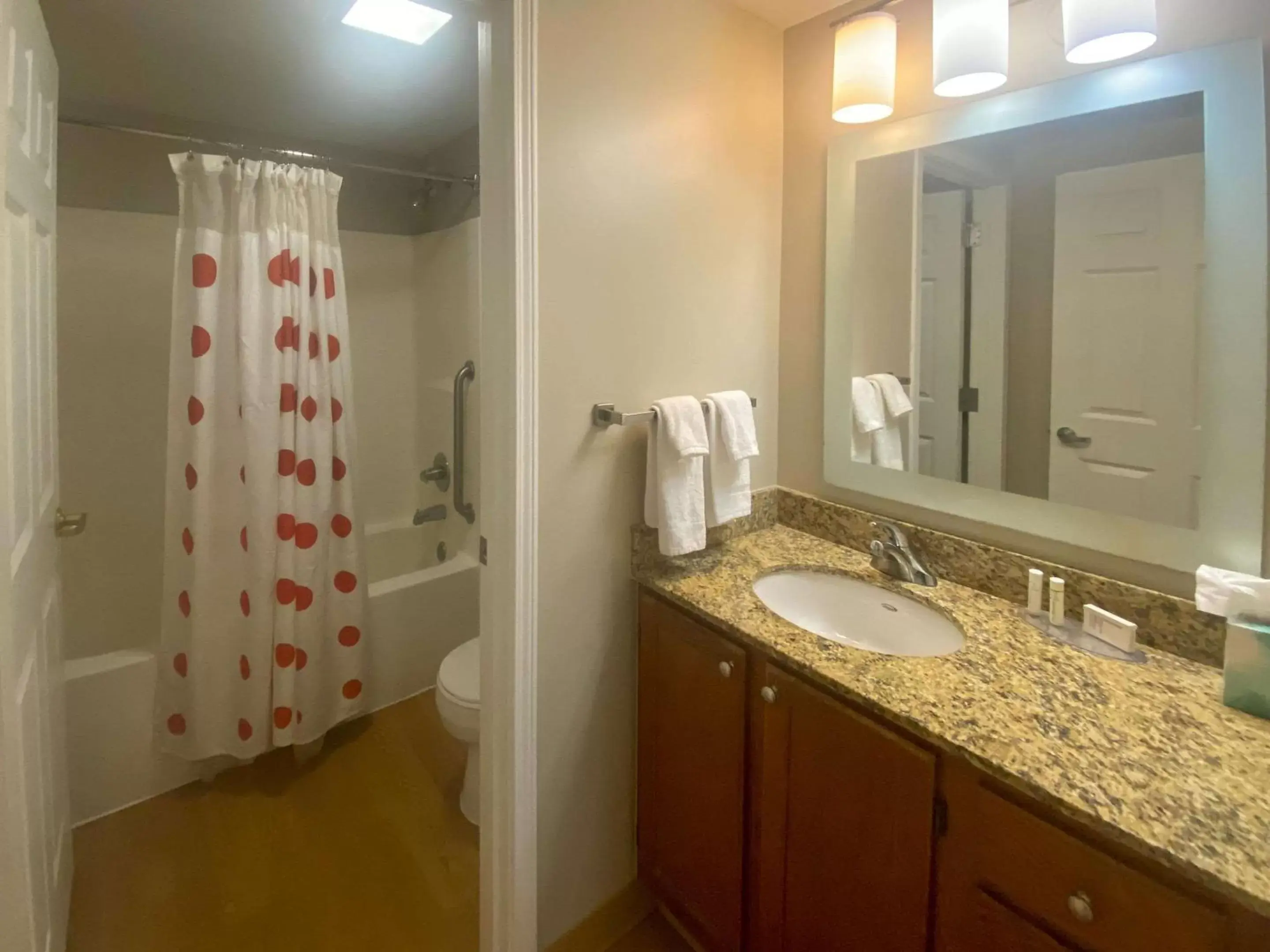 Bedroom, Bathroom in MainStay Suites Middleburg Heights Cleveland Airport