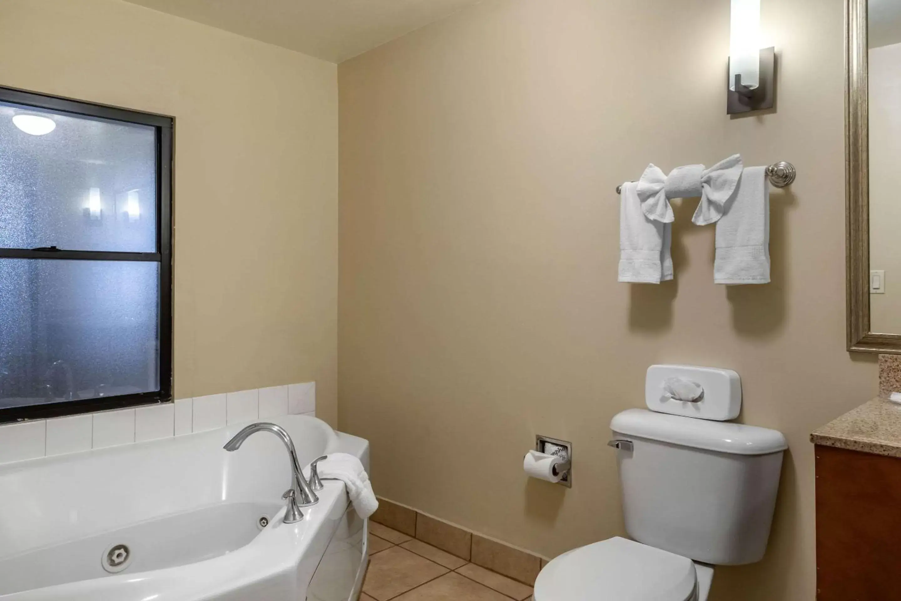 Bathroom in Comfort Suites Barstow near I-15