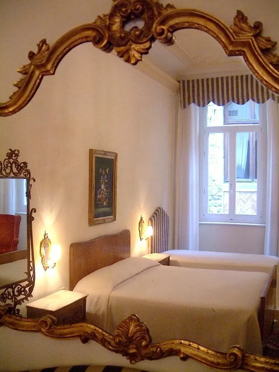 Decorative detail, Bed in Hotel Cestelli