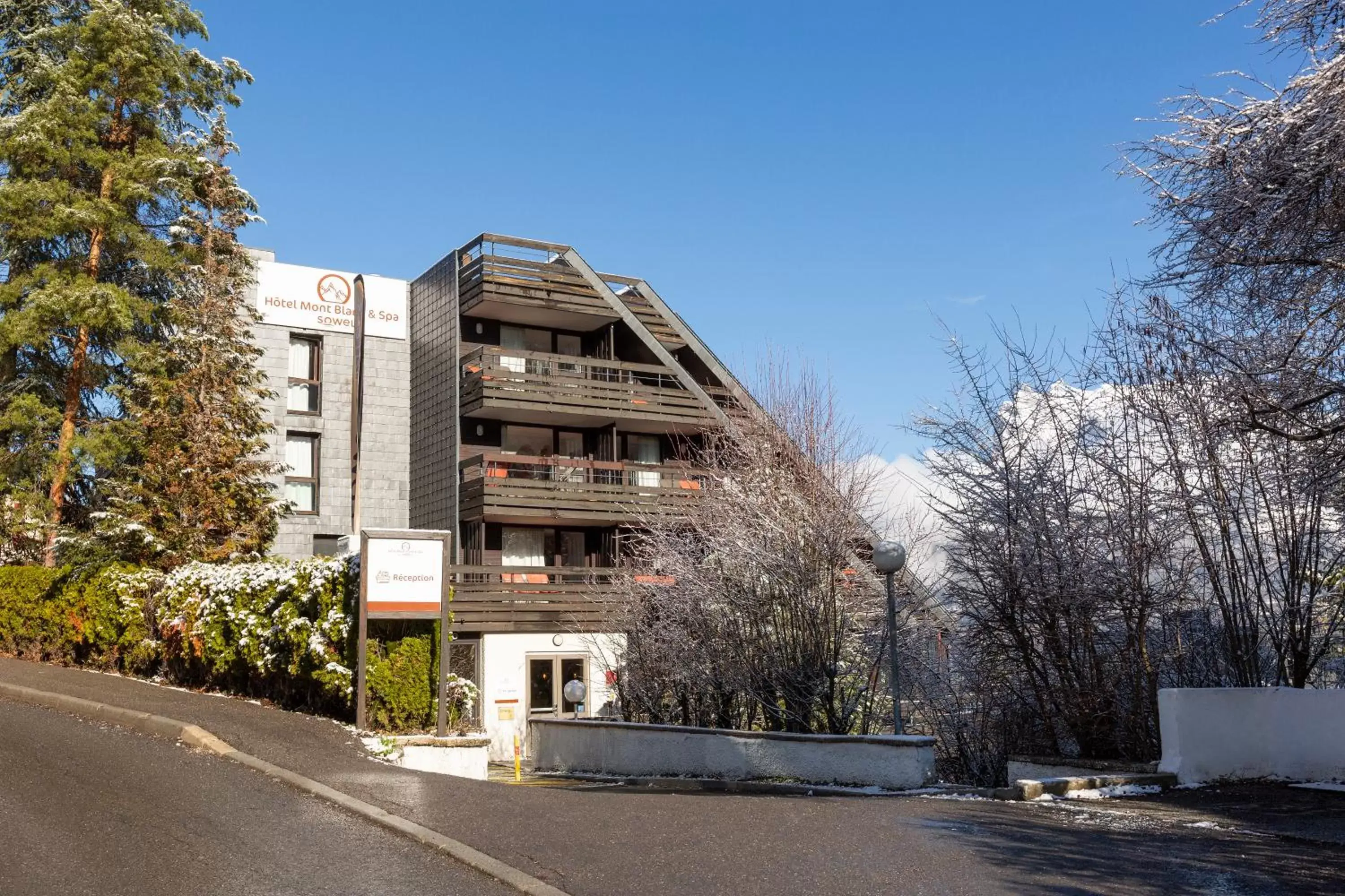 Property Building in SOWELL HOTELS Mont Blanc et SPA