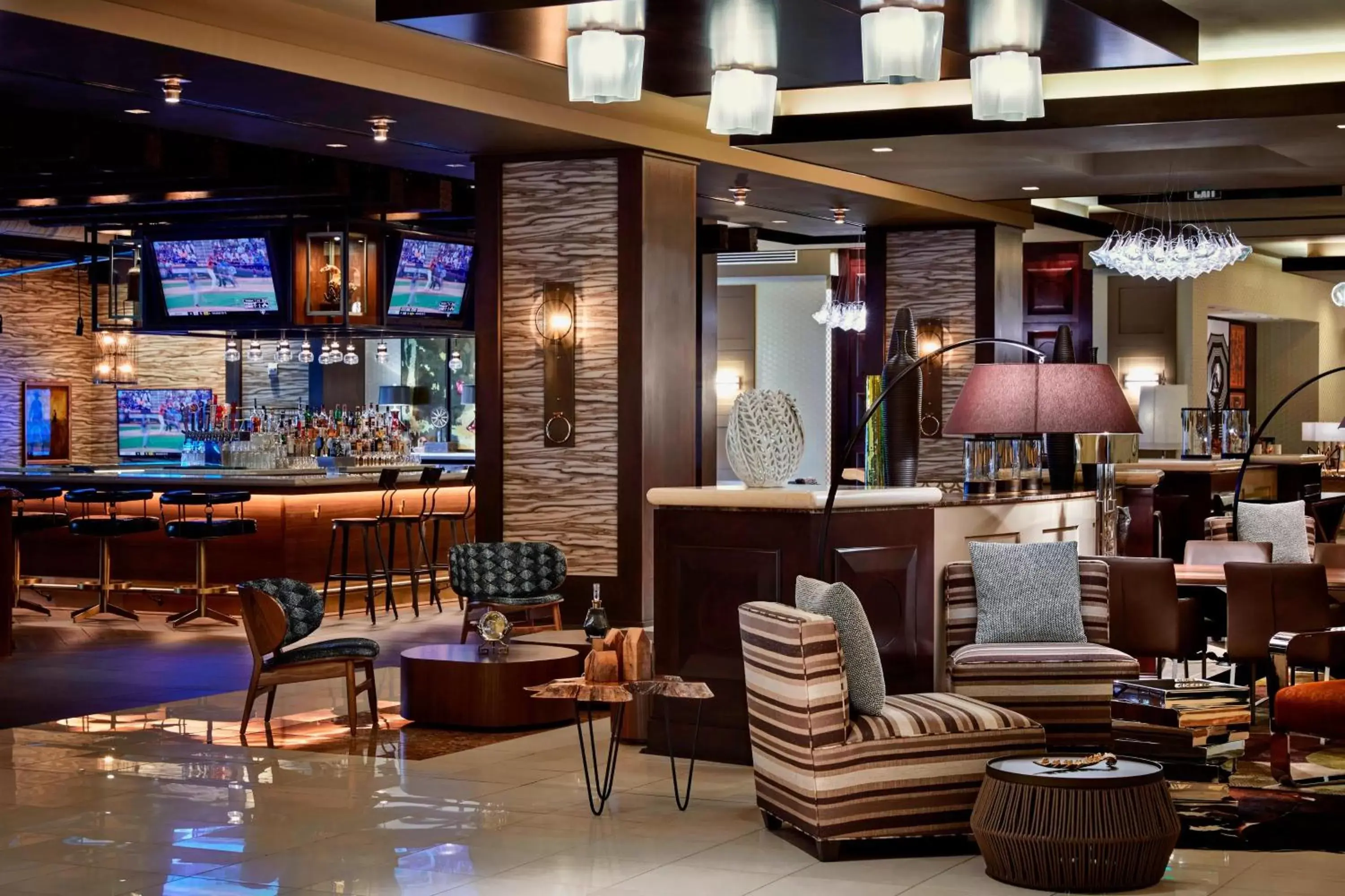 Restaurant/places to eat, Lounge/Bar in Renaissance Phoenix Downtown Hotel