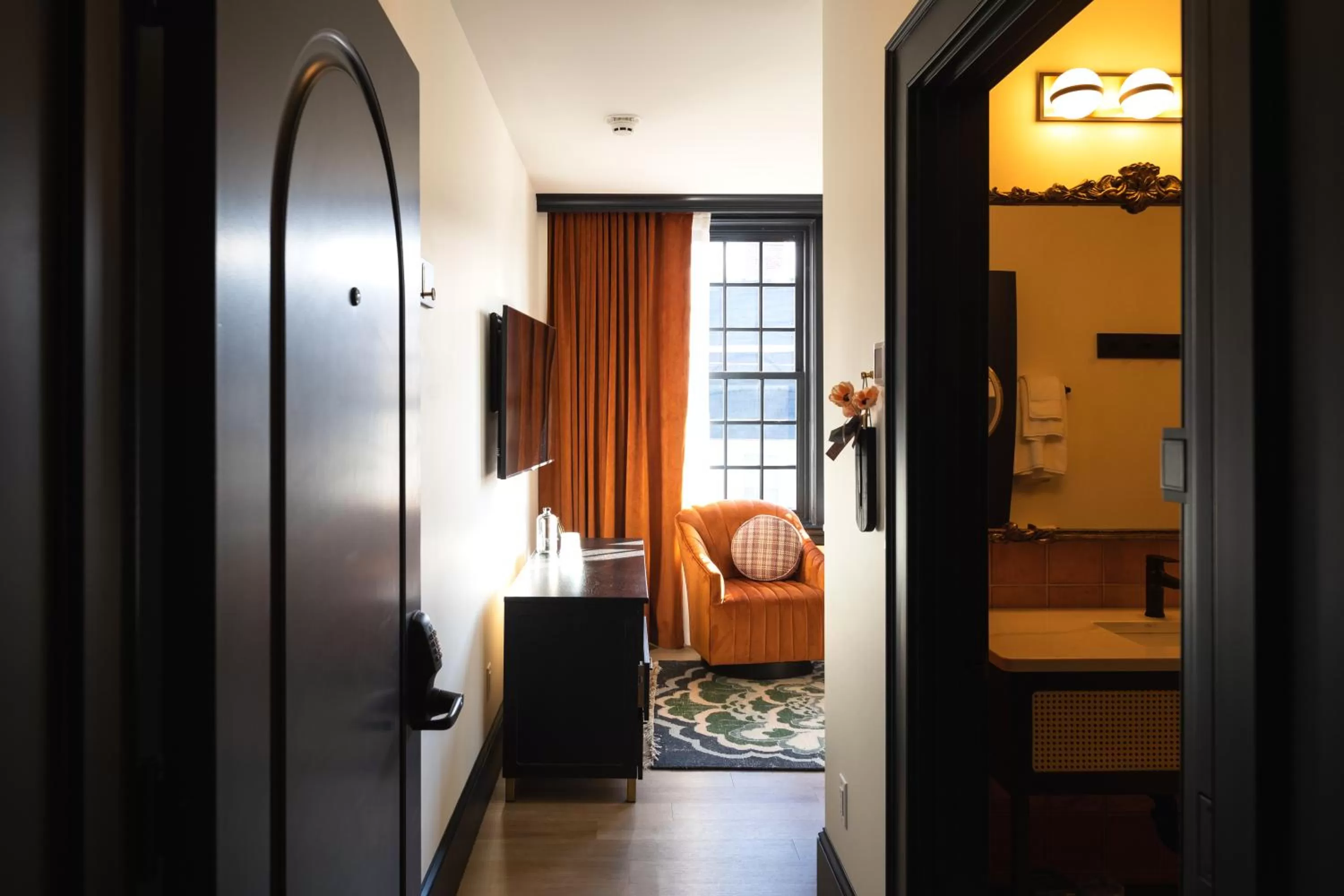 Seating area, Bed in Hotel Thaxter