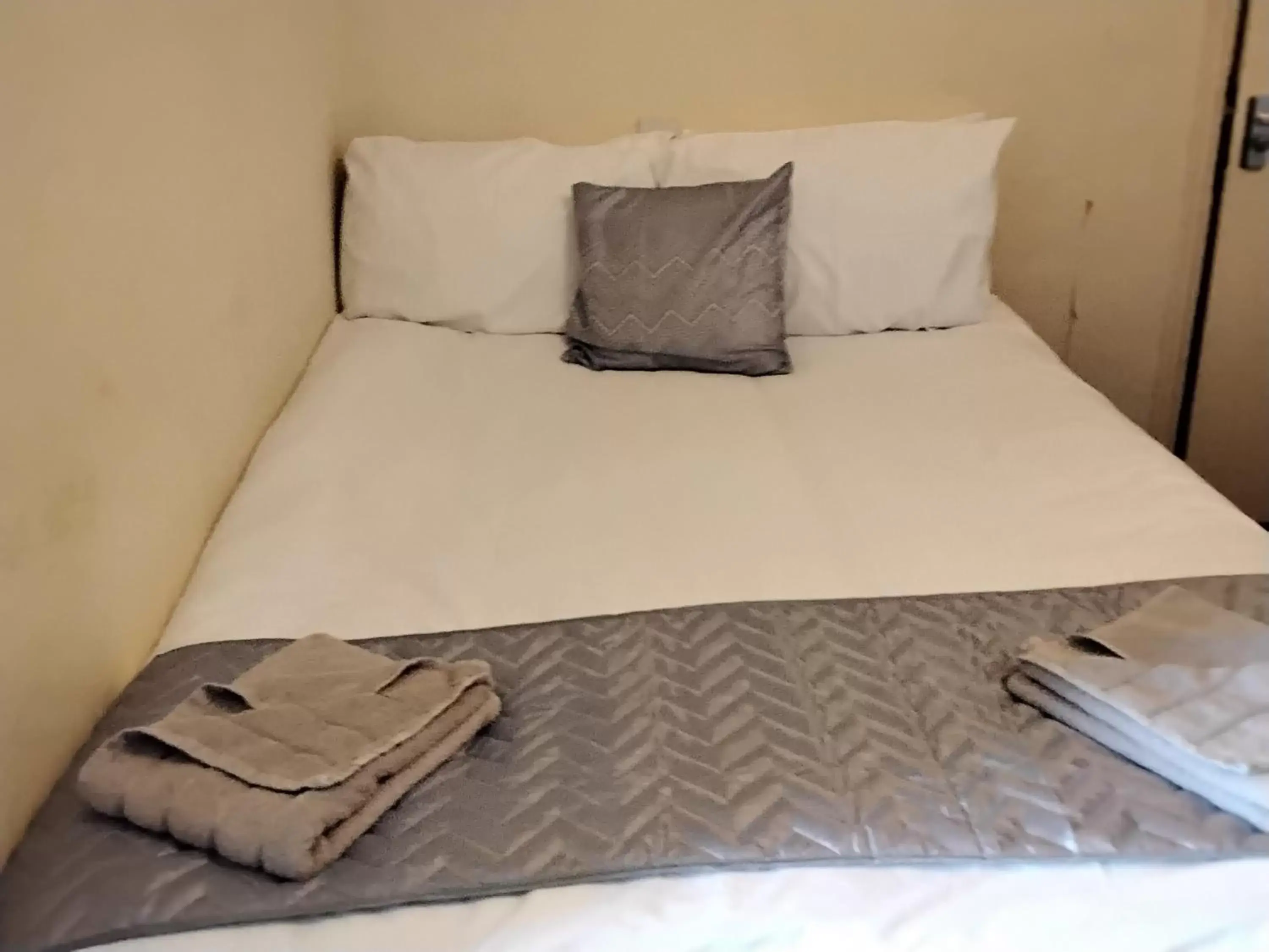 Family Double Room in Lucena Hotel Family Double Room in Lucena Hotel