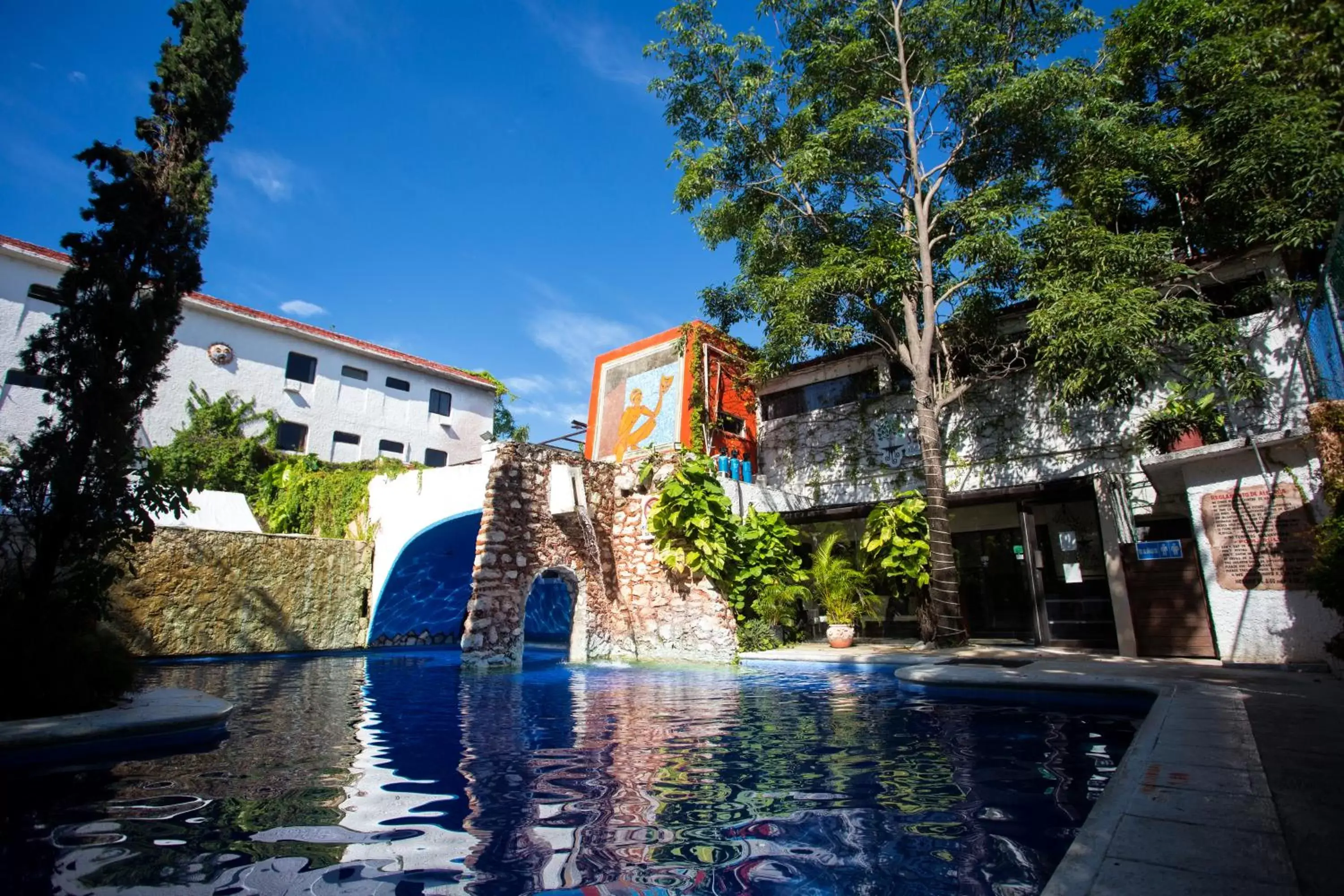 Swimming Pool in Hotel Xbalamqué & Spa Cancún Centro