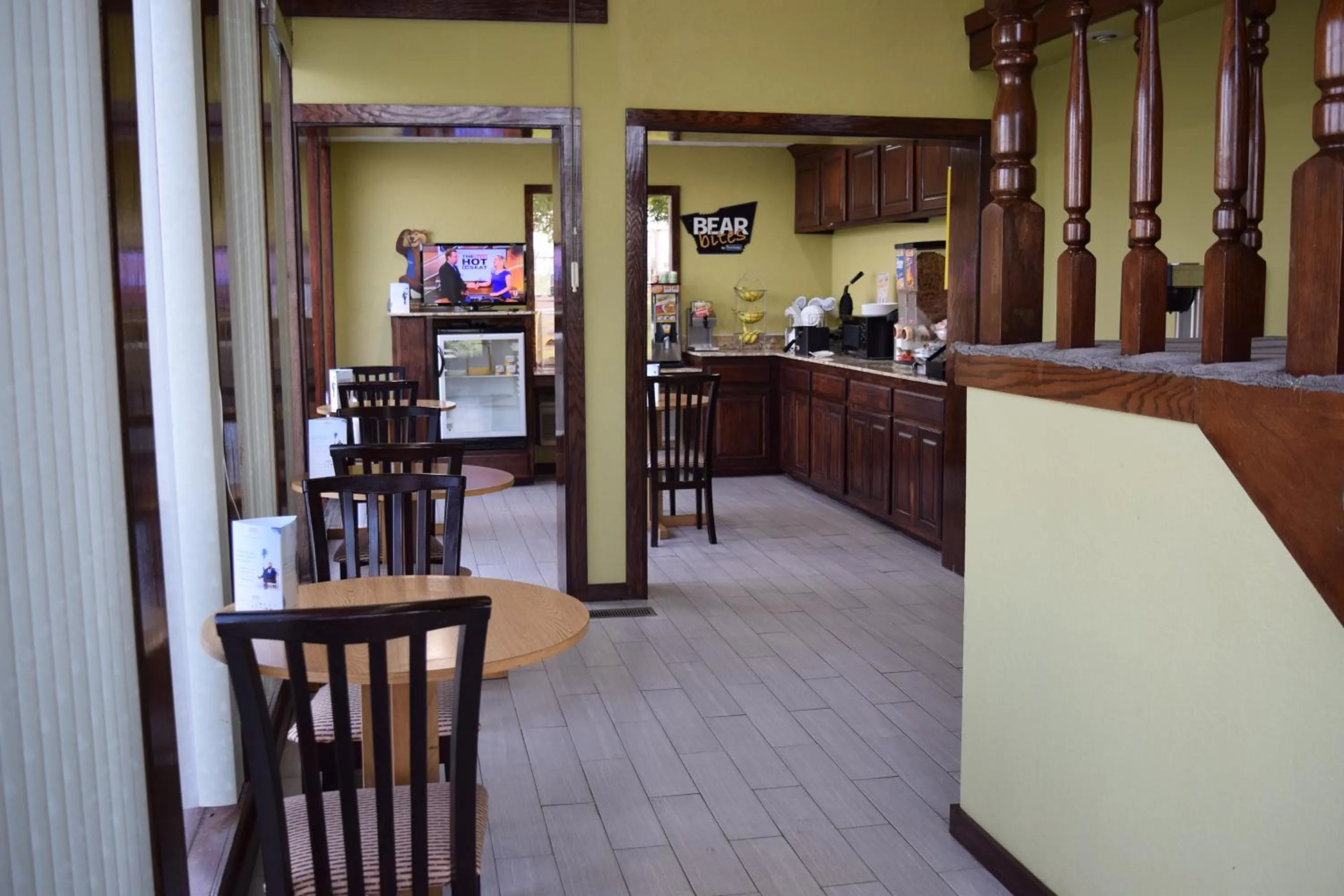 Lobby or reception in Travelodge Inn & Suites by Wyndham Norman