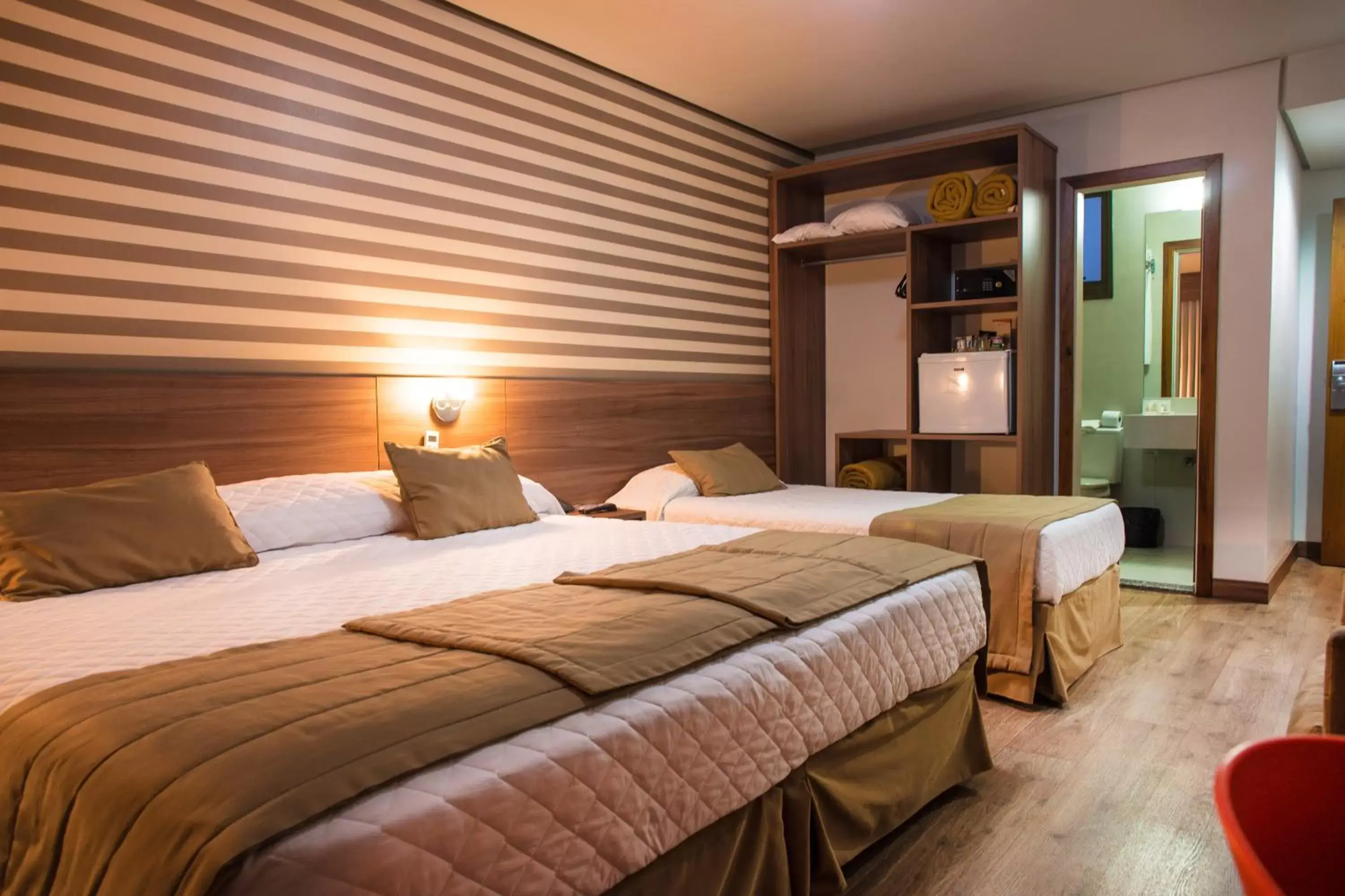 Bed in Hotel Continental Business - 200 metros do Complexo Hospitalar Santa Casa