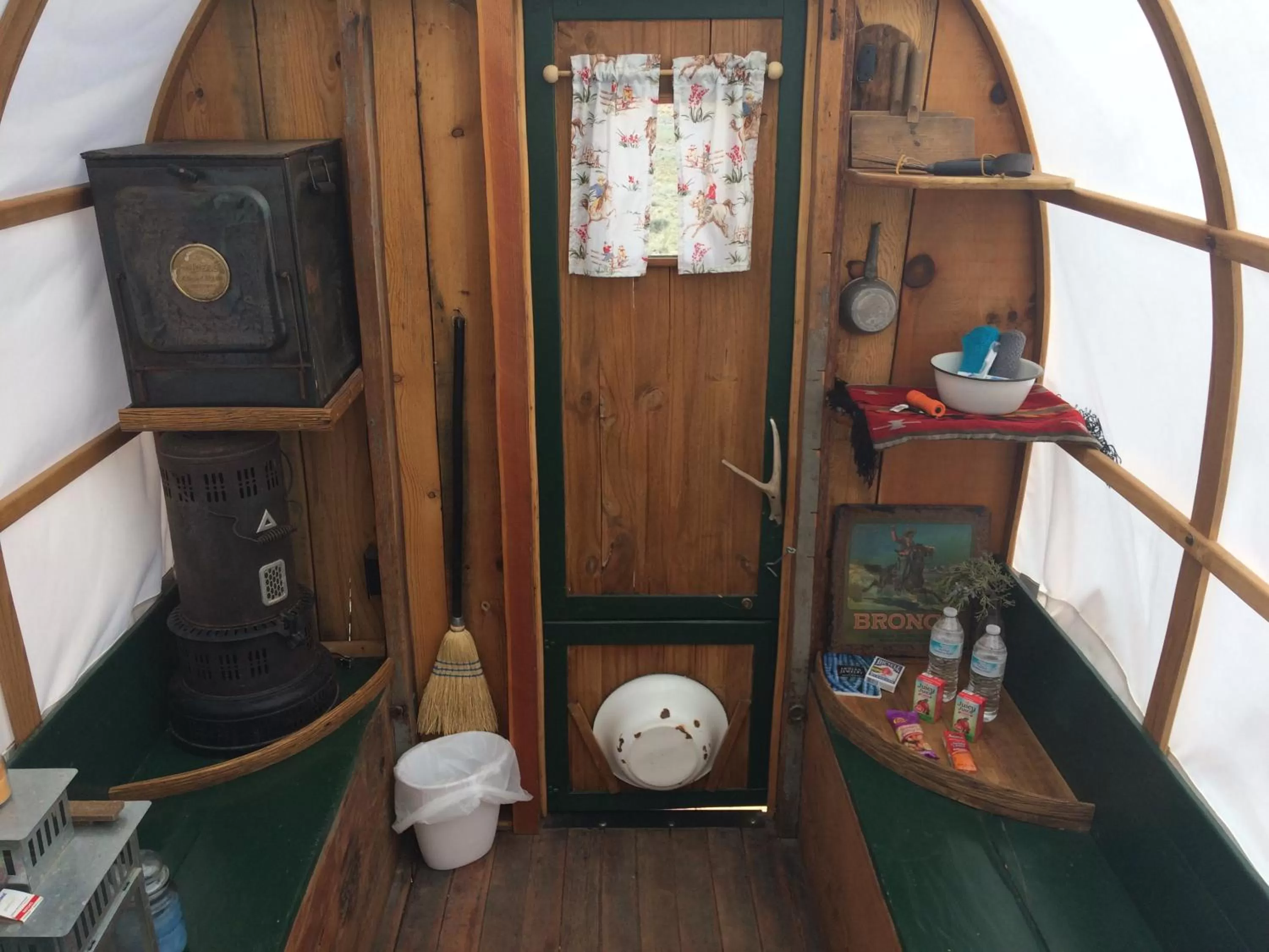 Bedroom in Shash Dine' EcoRetreat