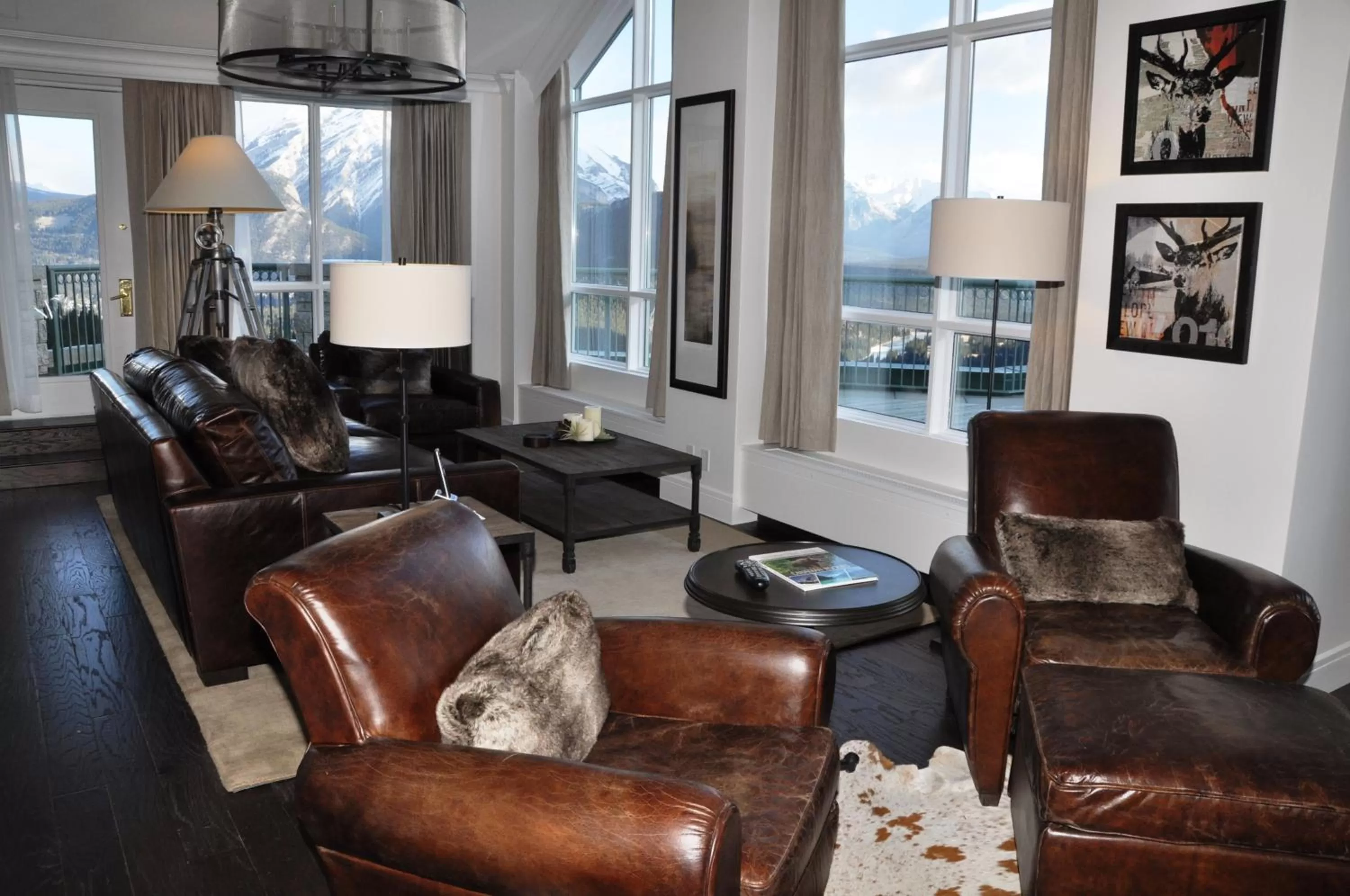 Suite Infinity: Valley View, King Bed, Sofa Bed, Balcony & Gas Fireplace in Rimrock Banff, Emblems Collection