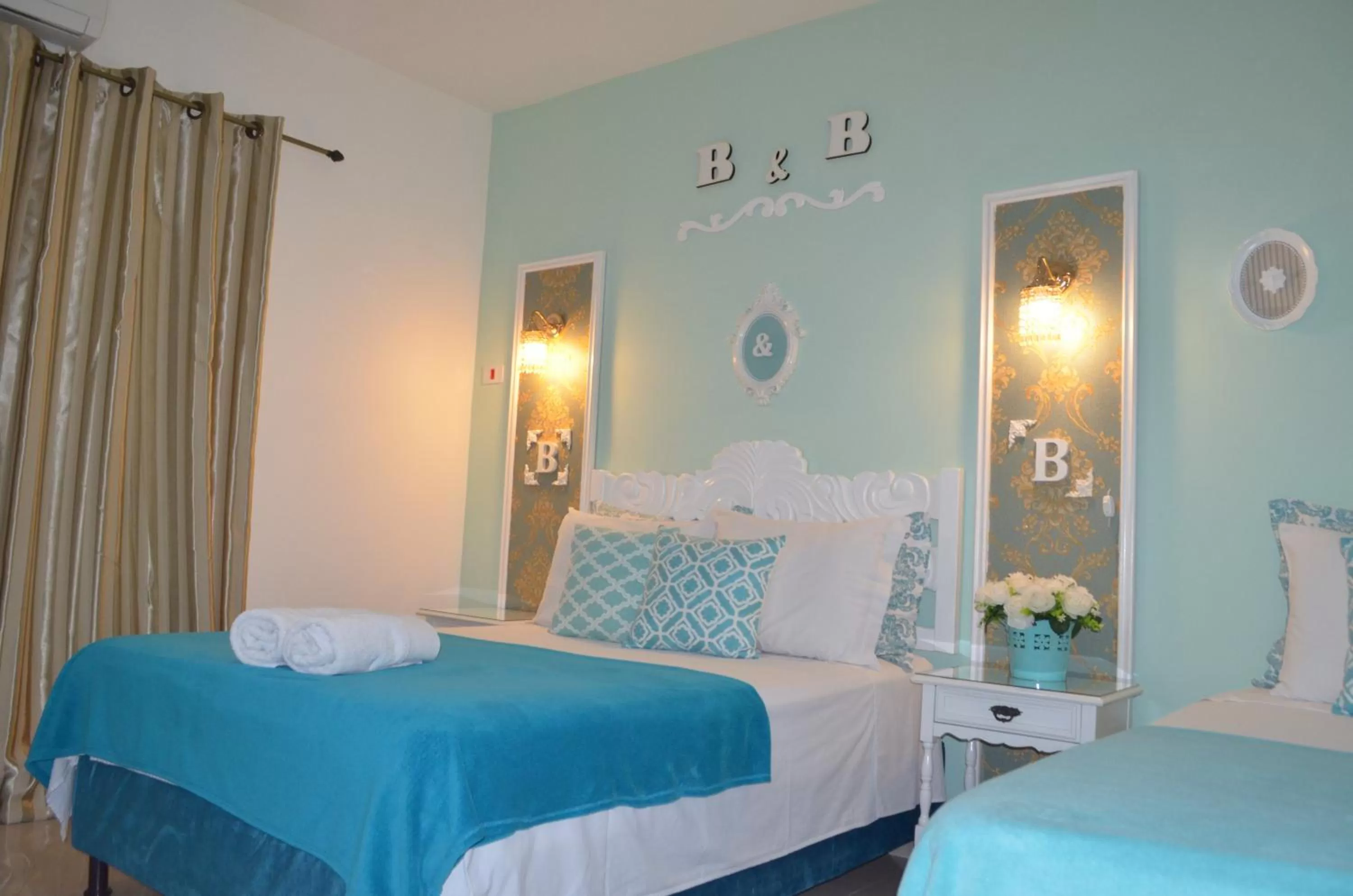 Bed in La Maison Brasiliana B&B