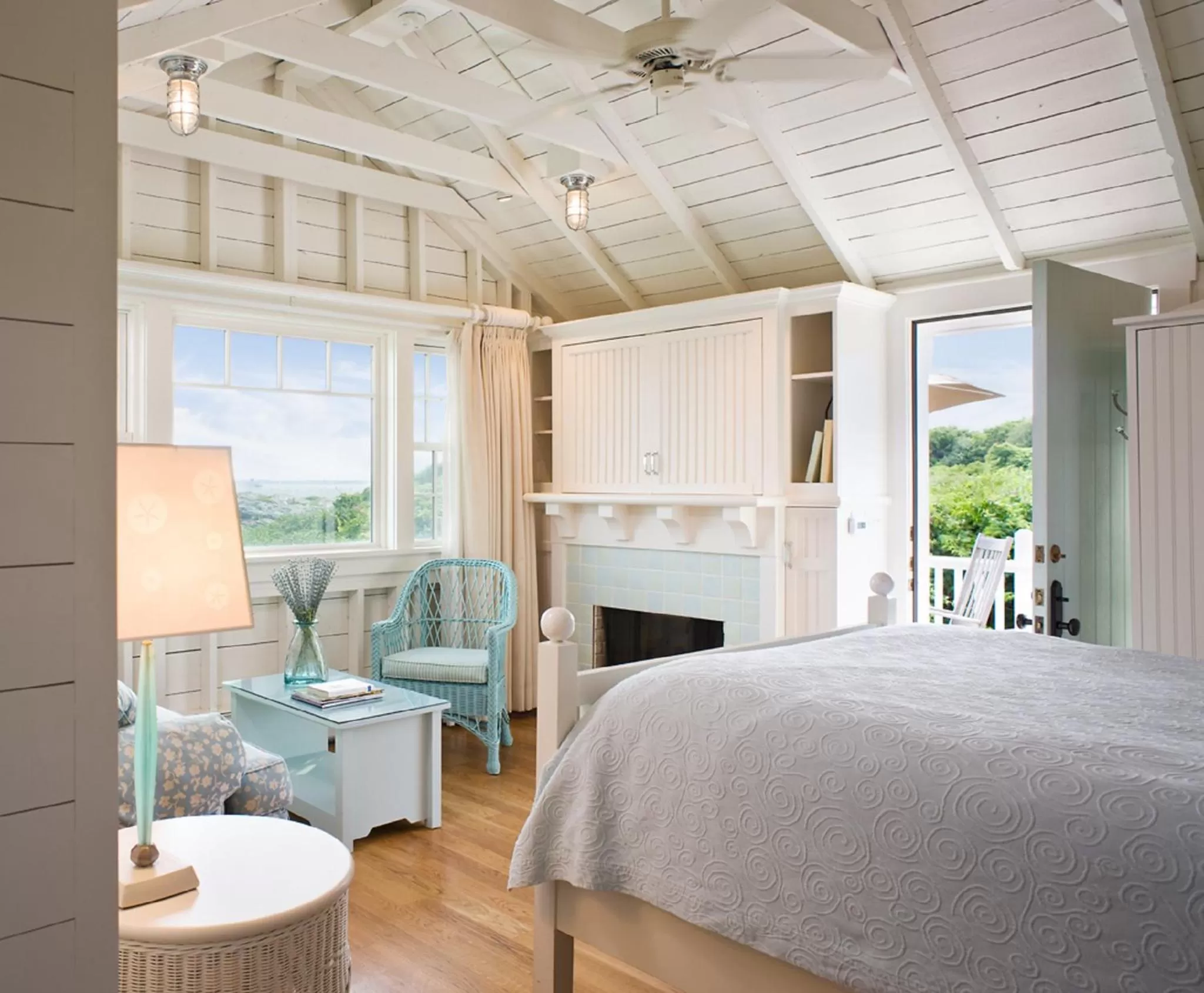 Photo of the whole room, Bed in Castle Hill Inn