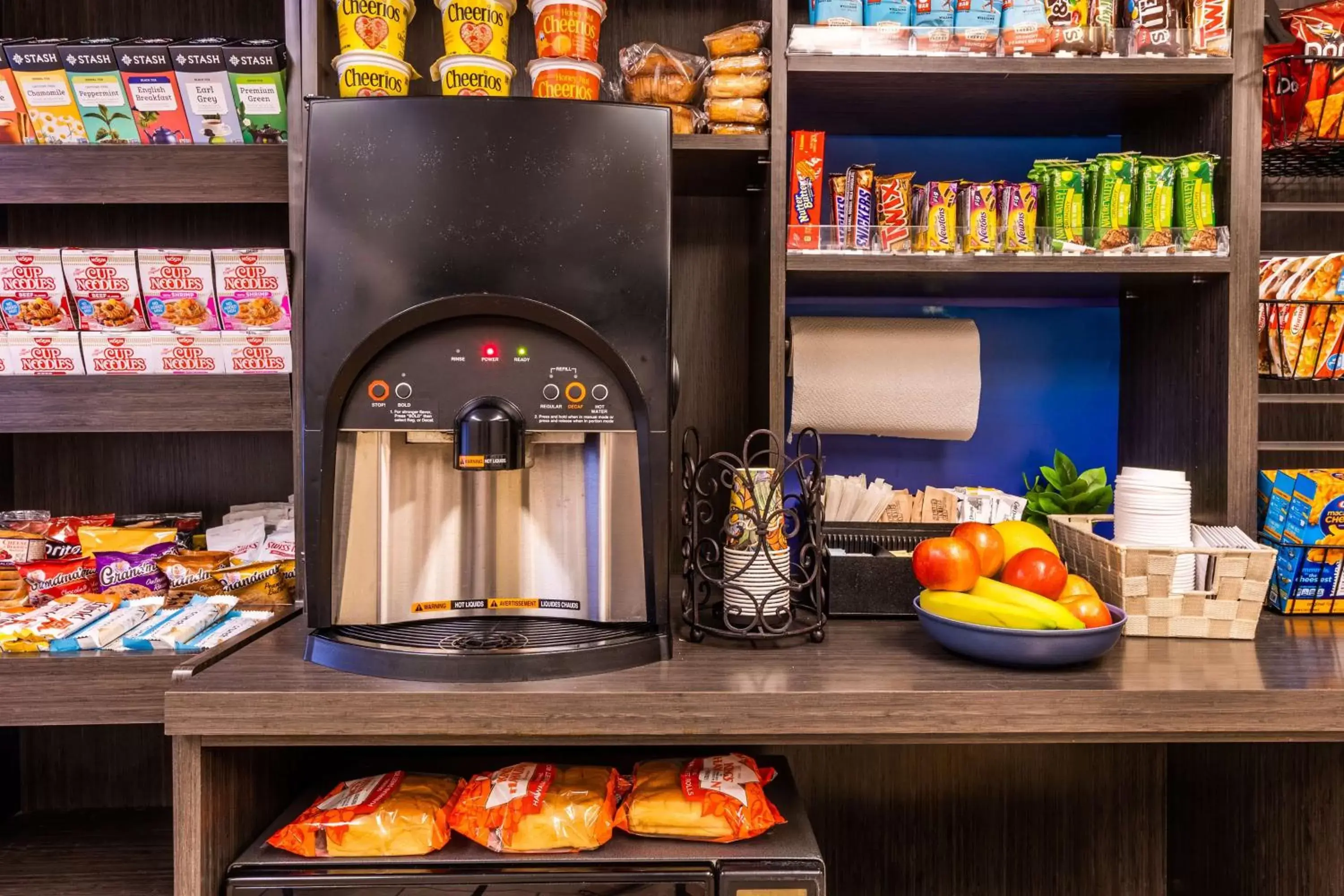 Coffee/tea facilities in Sonesta Simply Suites Baltimore BWI Airport