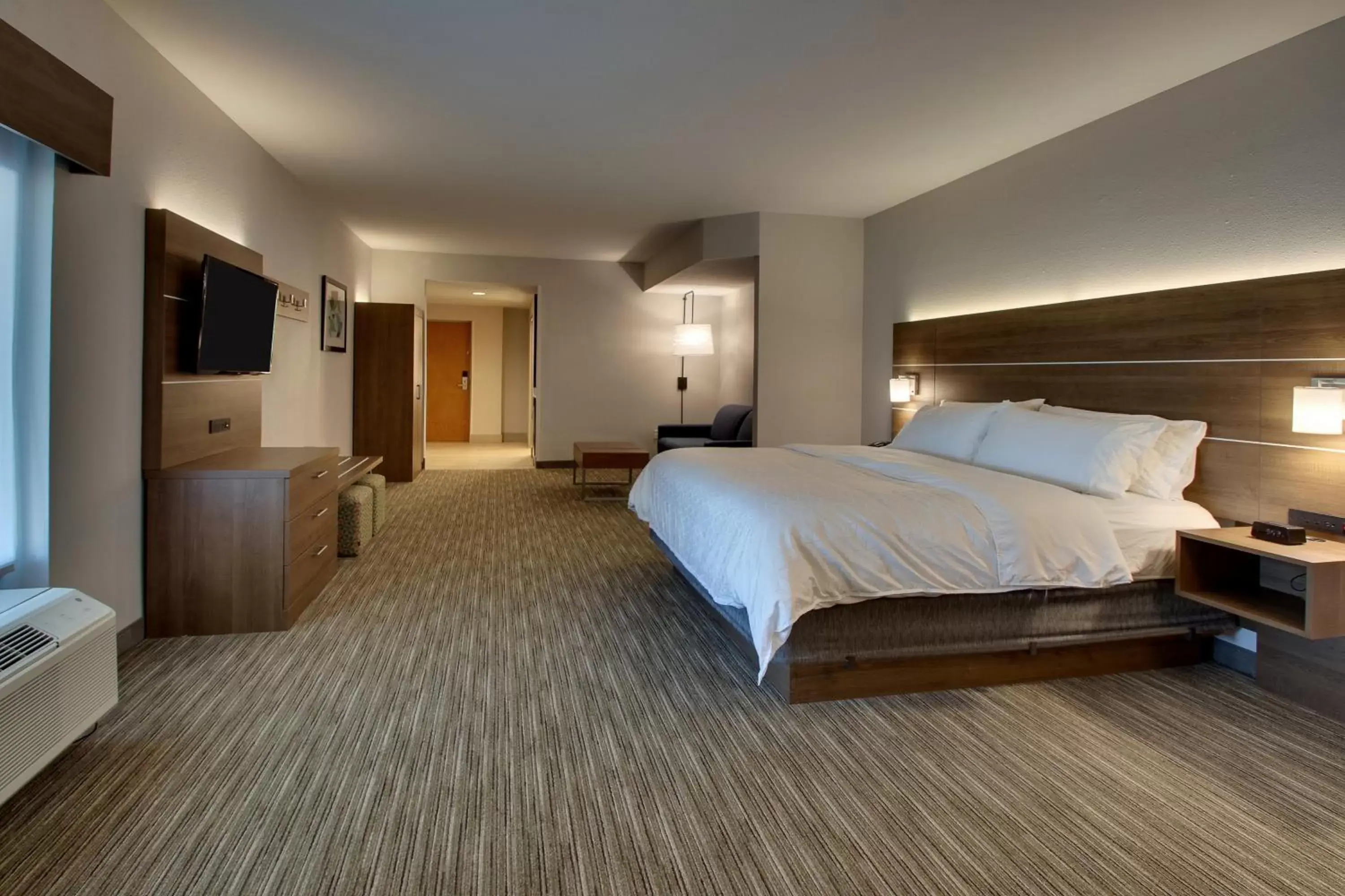 Photo of the whole room, Bed in Holiday Inn Express Hotel & Suites Jacksonville North-Fernandina, an IHG Hotel