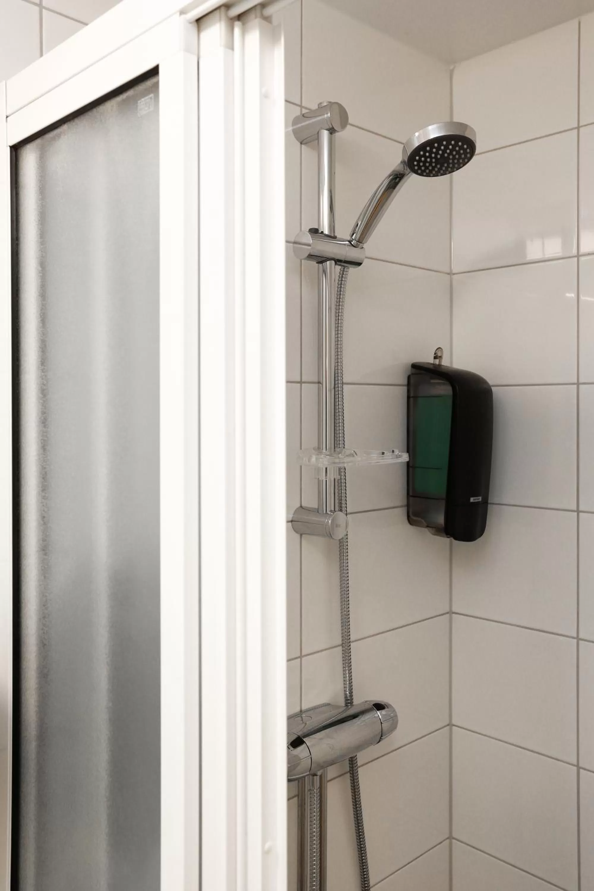 Shower in Almnäs Park Hotel