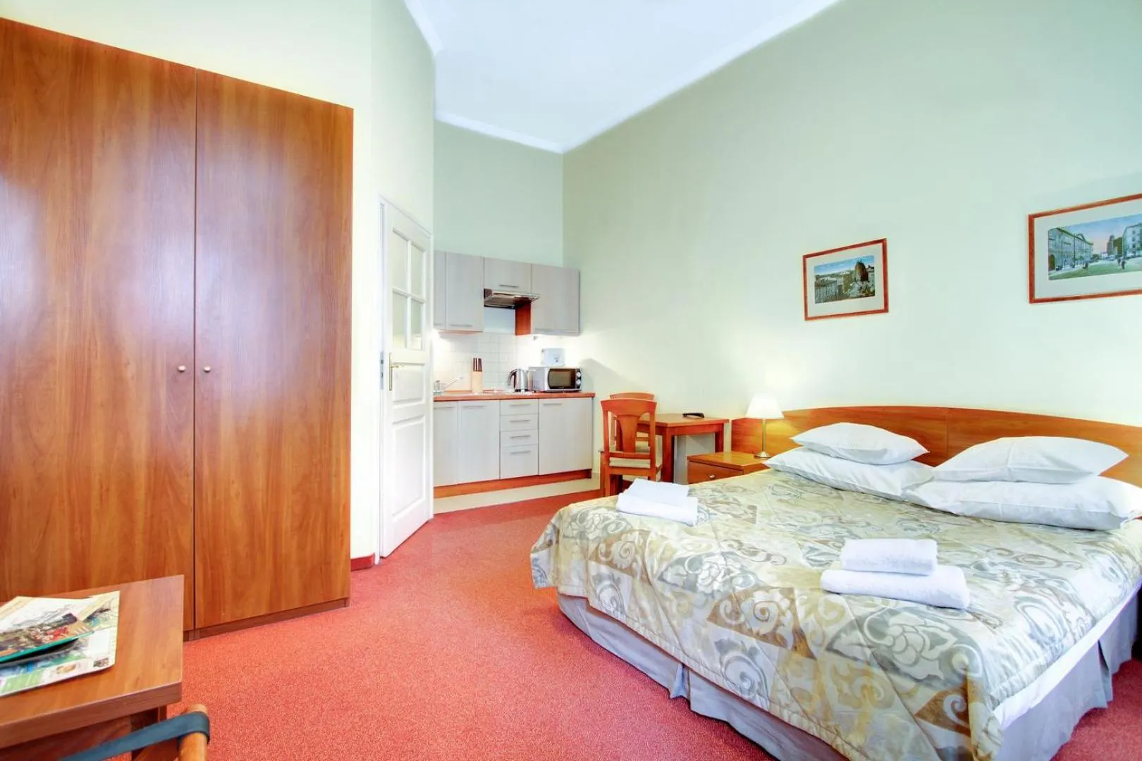 Bed in P&J Apartments Floriańska