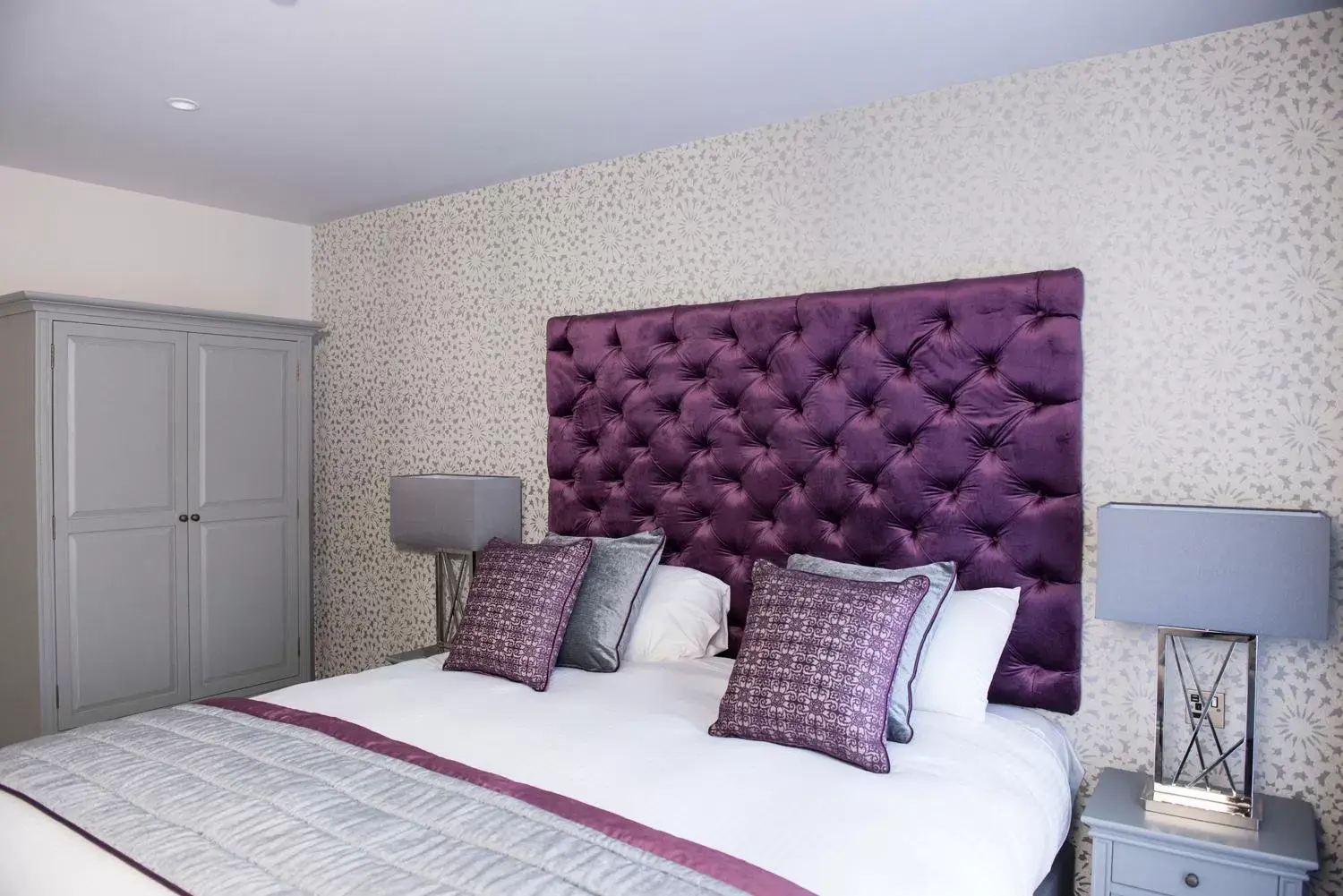 Bed in Roundthorn Country House & Luxury Apartments