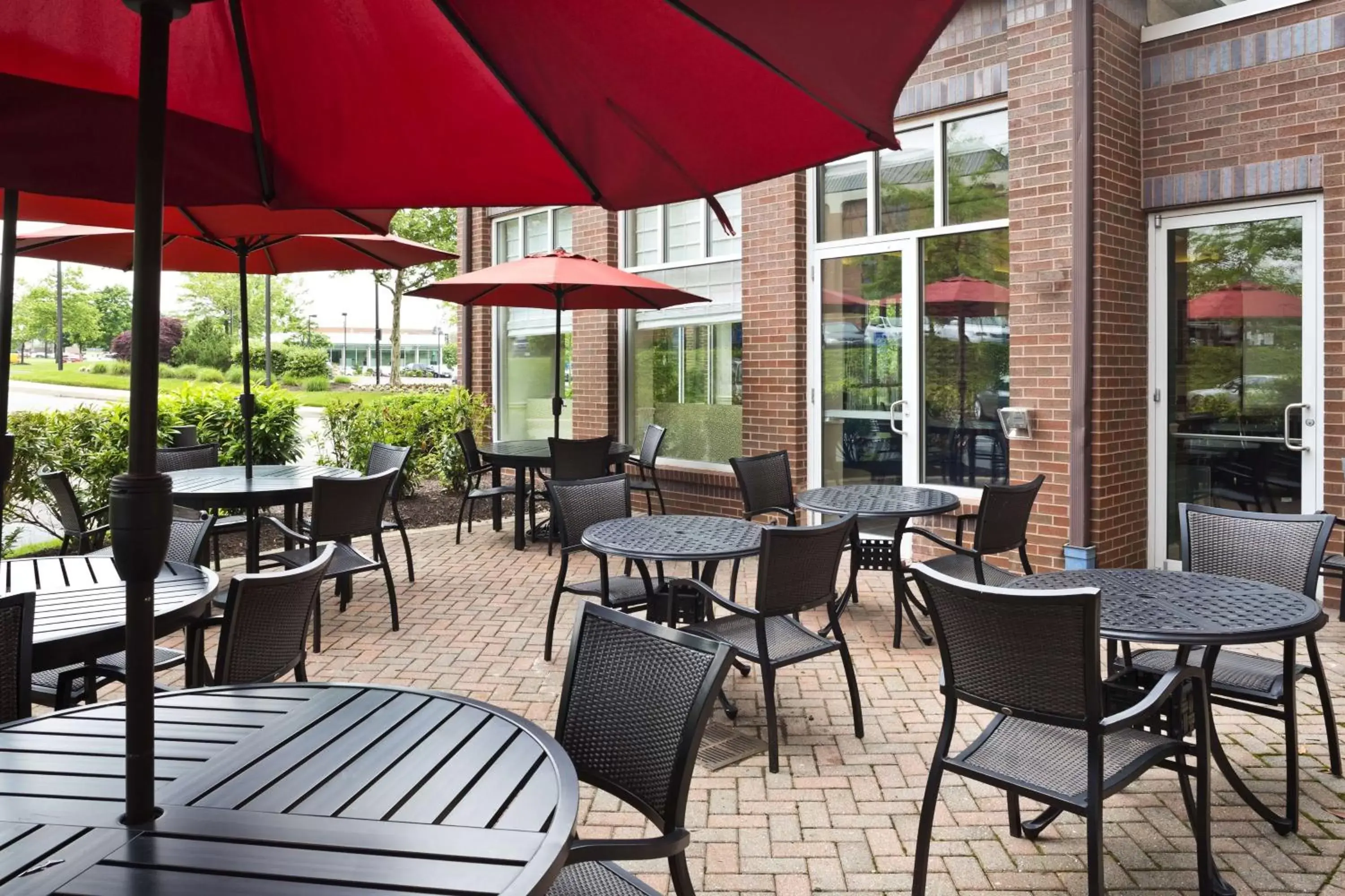 Patio, Restaurant/Places to Eat in Hilton Garden Inn White Marsh