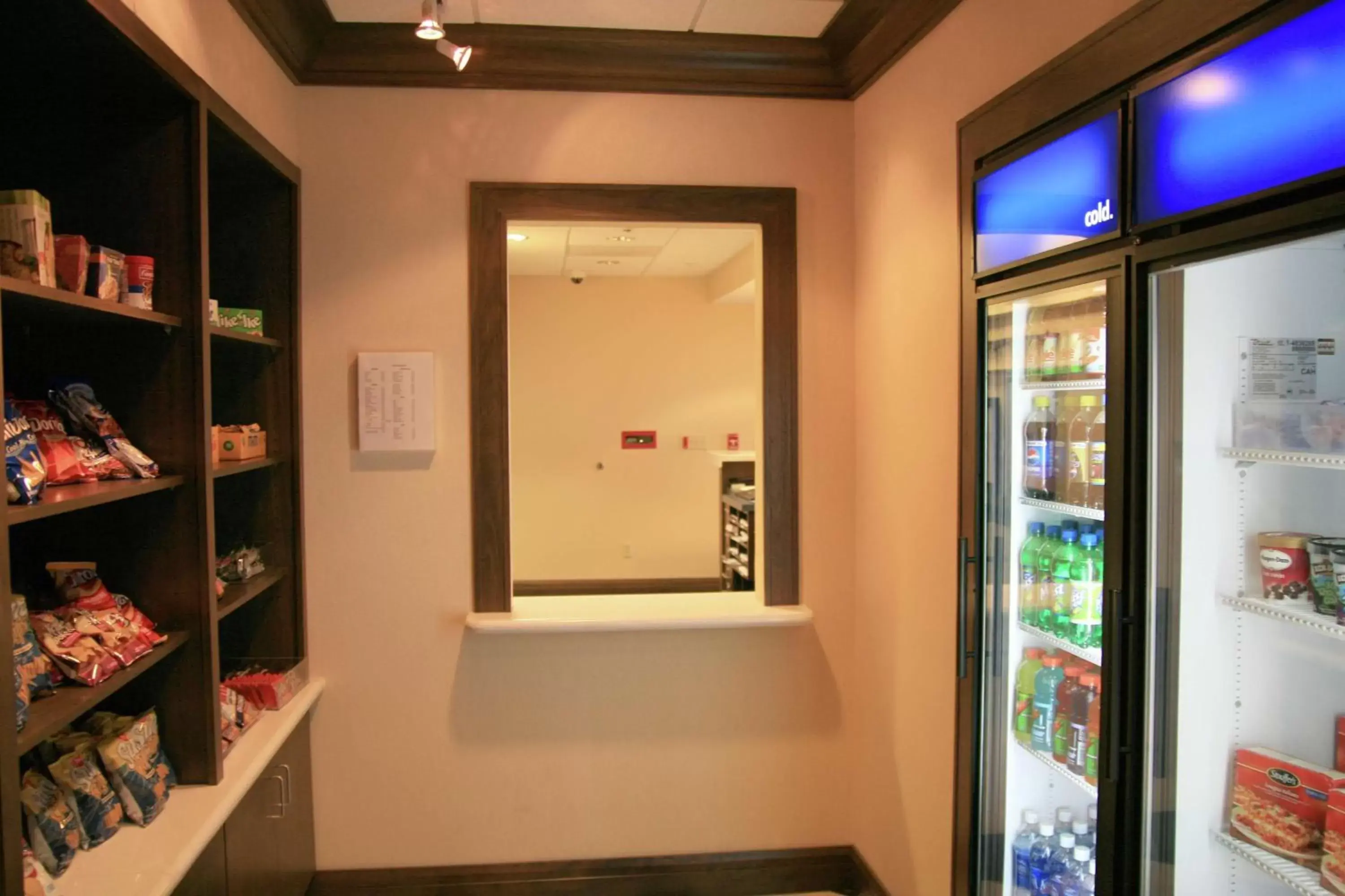 Dining area in Hampton Inn & Suites Las Vegas-Red Rock/Summerlin