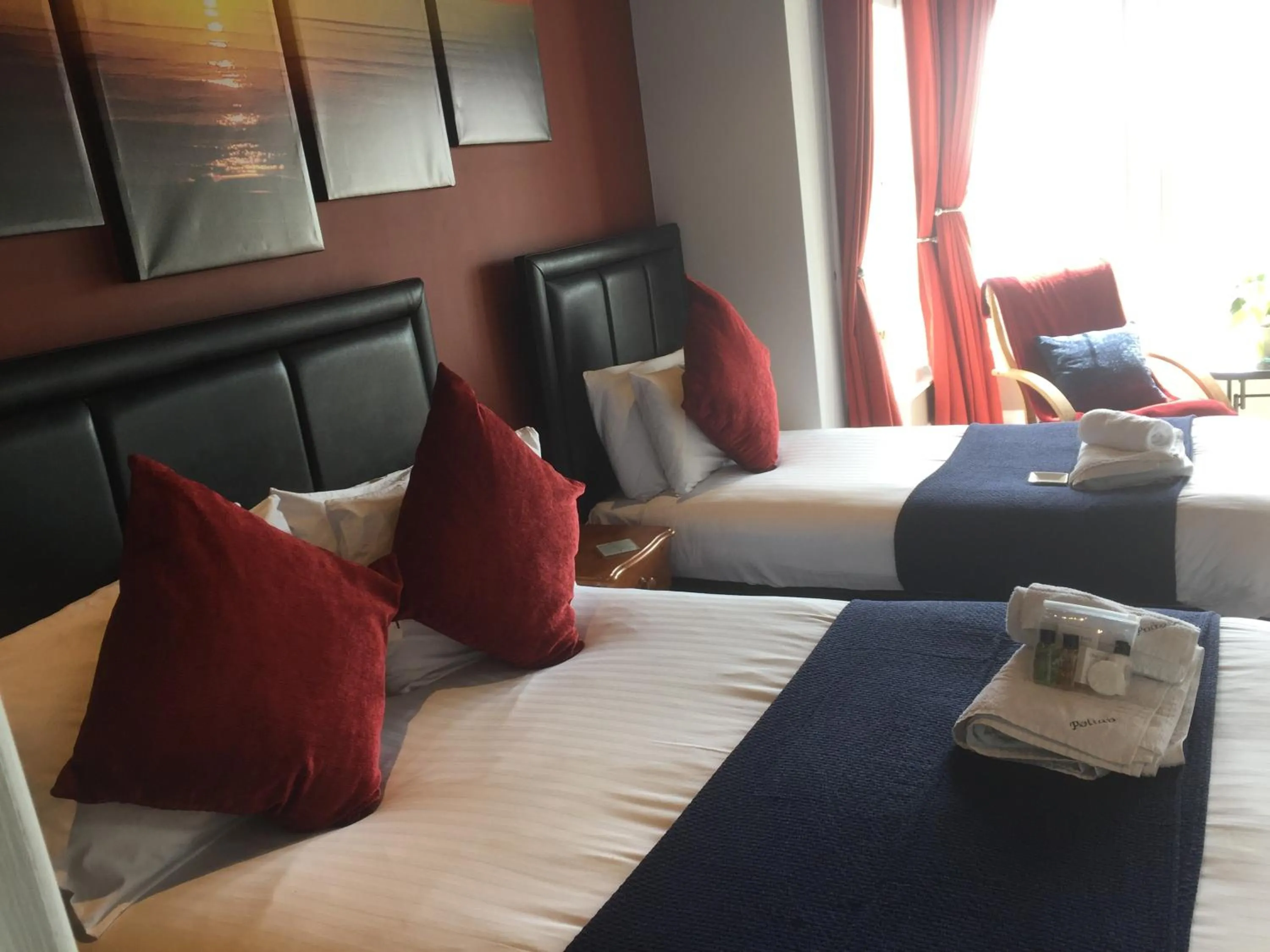 Bedroom, Bed in Poltair Guest House