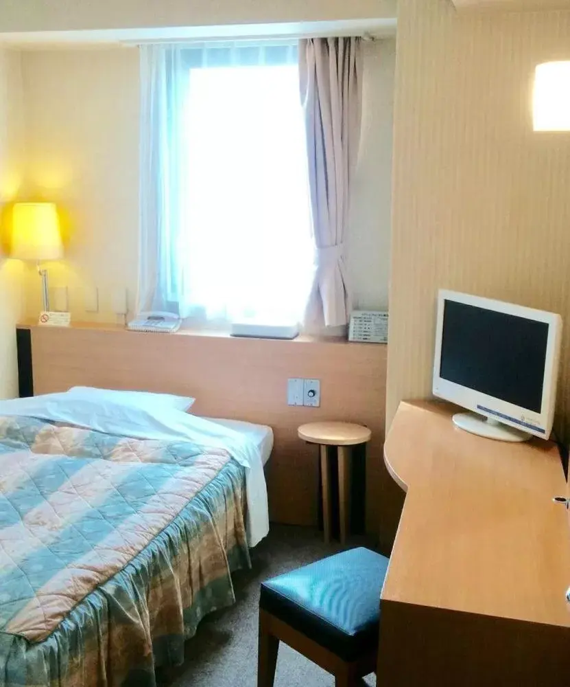 Double Room with Small Double Bed - Non-Smoking in Hotel Kamoike Plaza Double Room with Small Double Bed - Non-Smoking in Hotel Kamoike Plaza