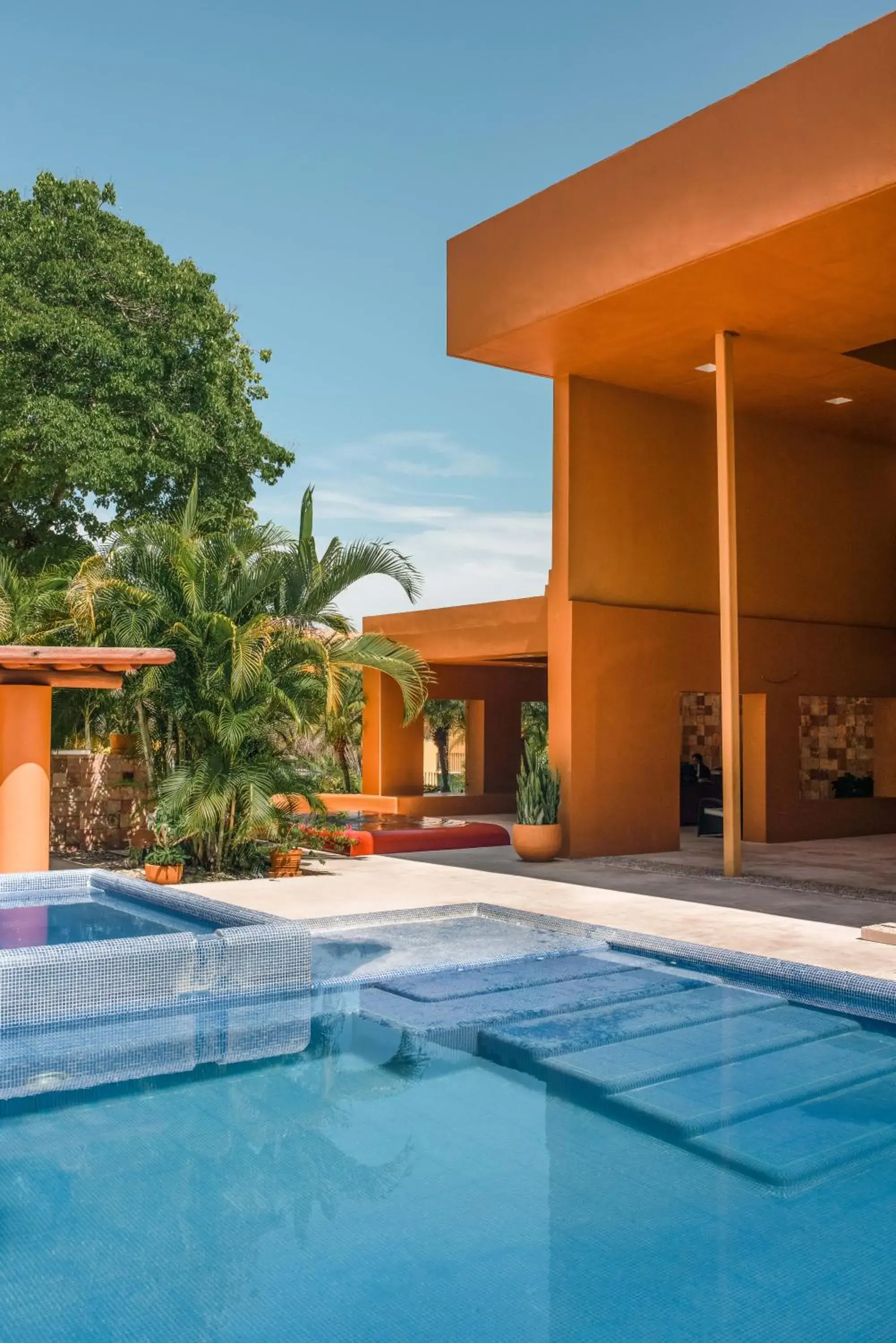 Swimming Pool in Hotel Ixzi Plus