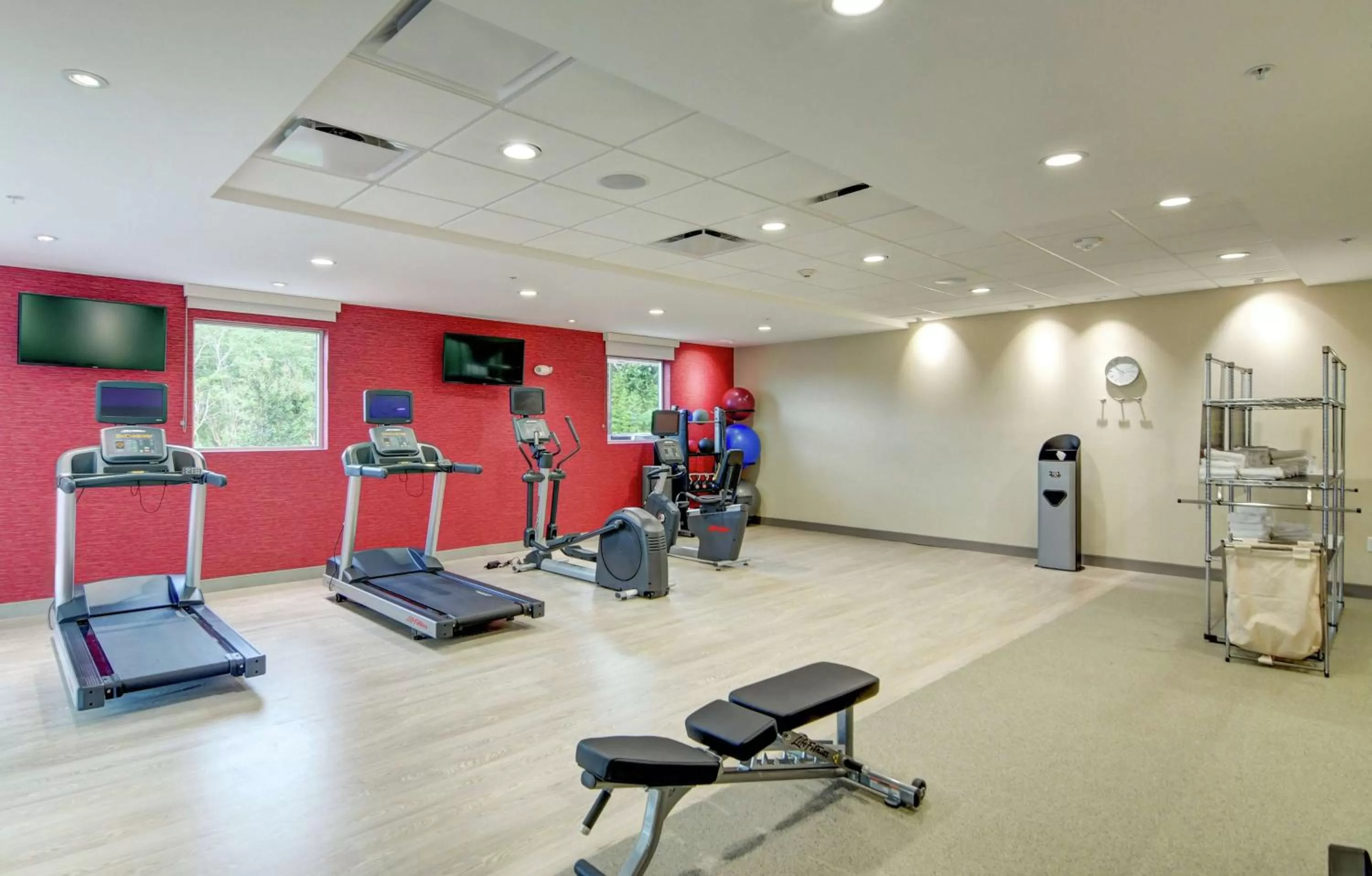 Fitness centre/facilities in Home2 Suites By Hilton Foley