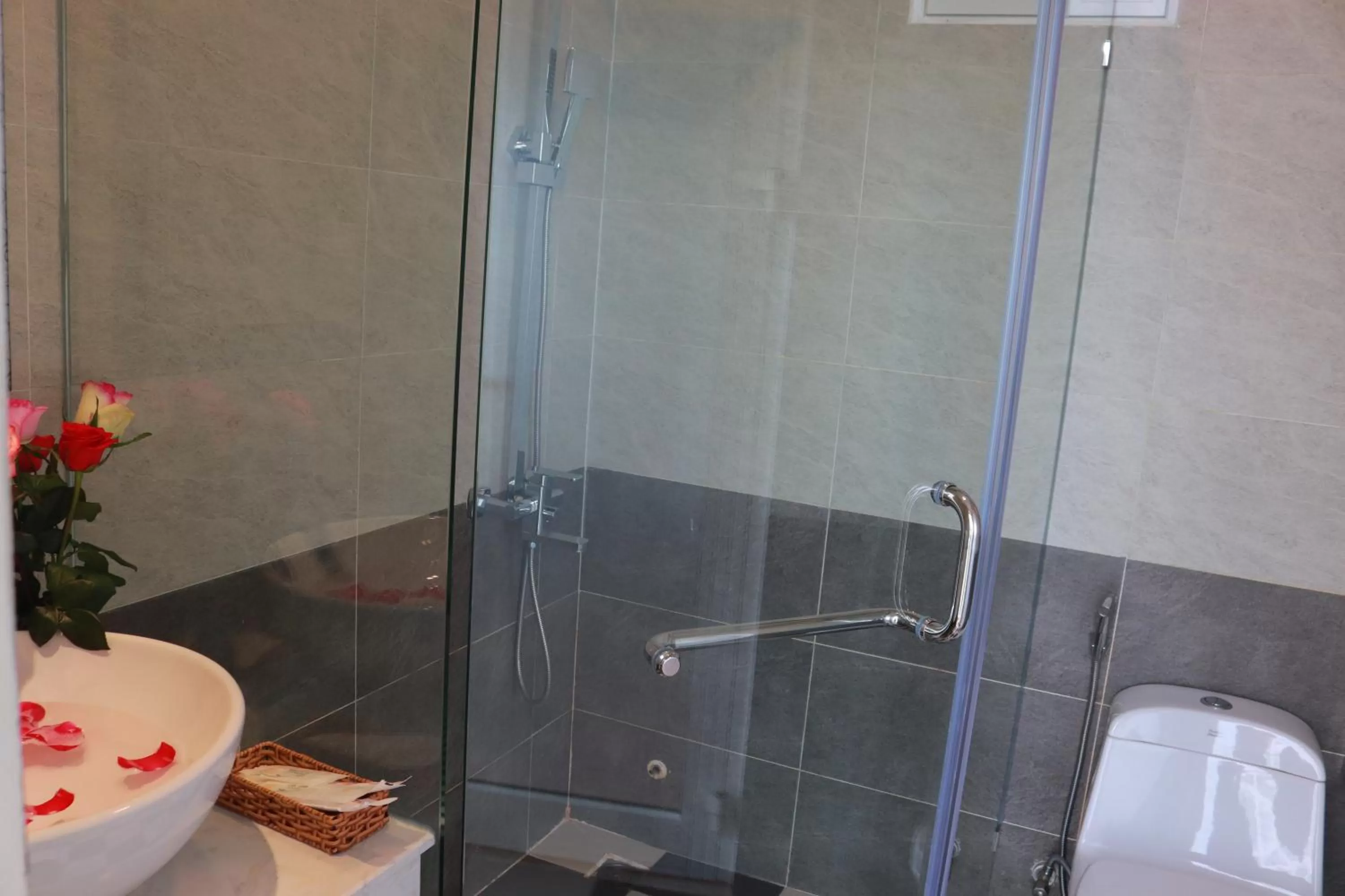 Bathroom in Glory Nha Trang Hotel