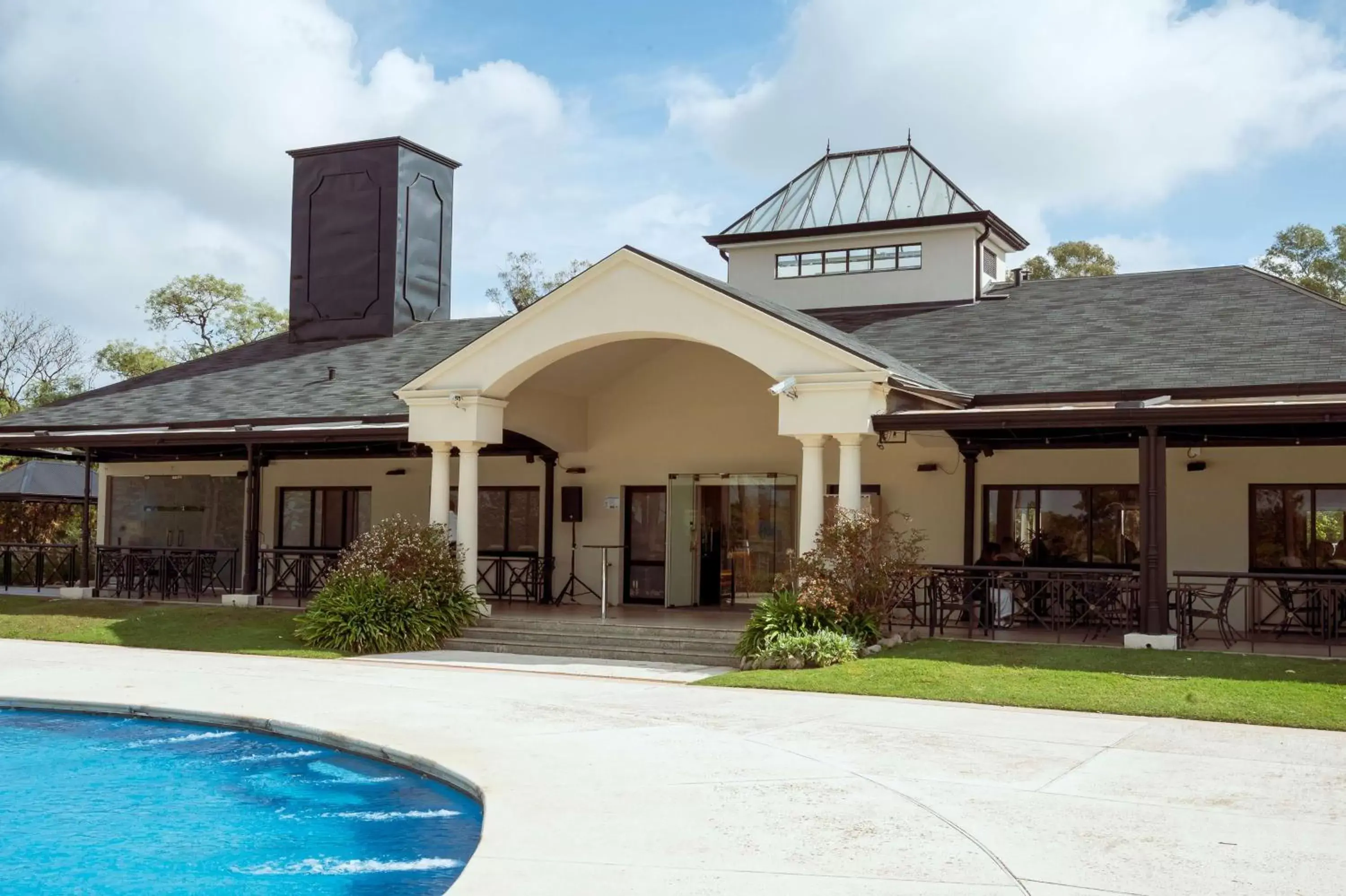 Restaurant/places to eat in Hilton Pilar Restaurant/places to eat in Hilton Pilar