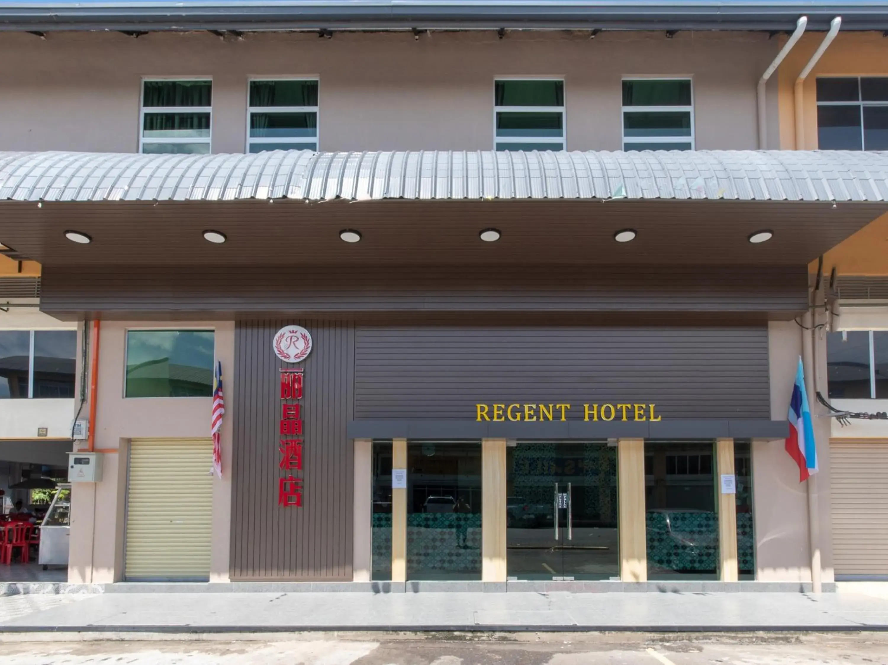 Property building in OYO 89375 Regent Hotel