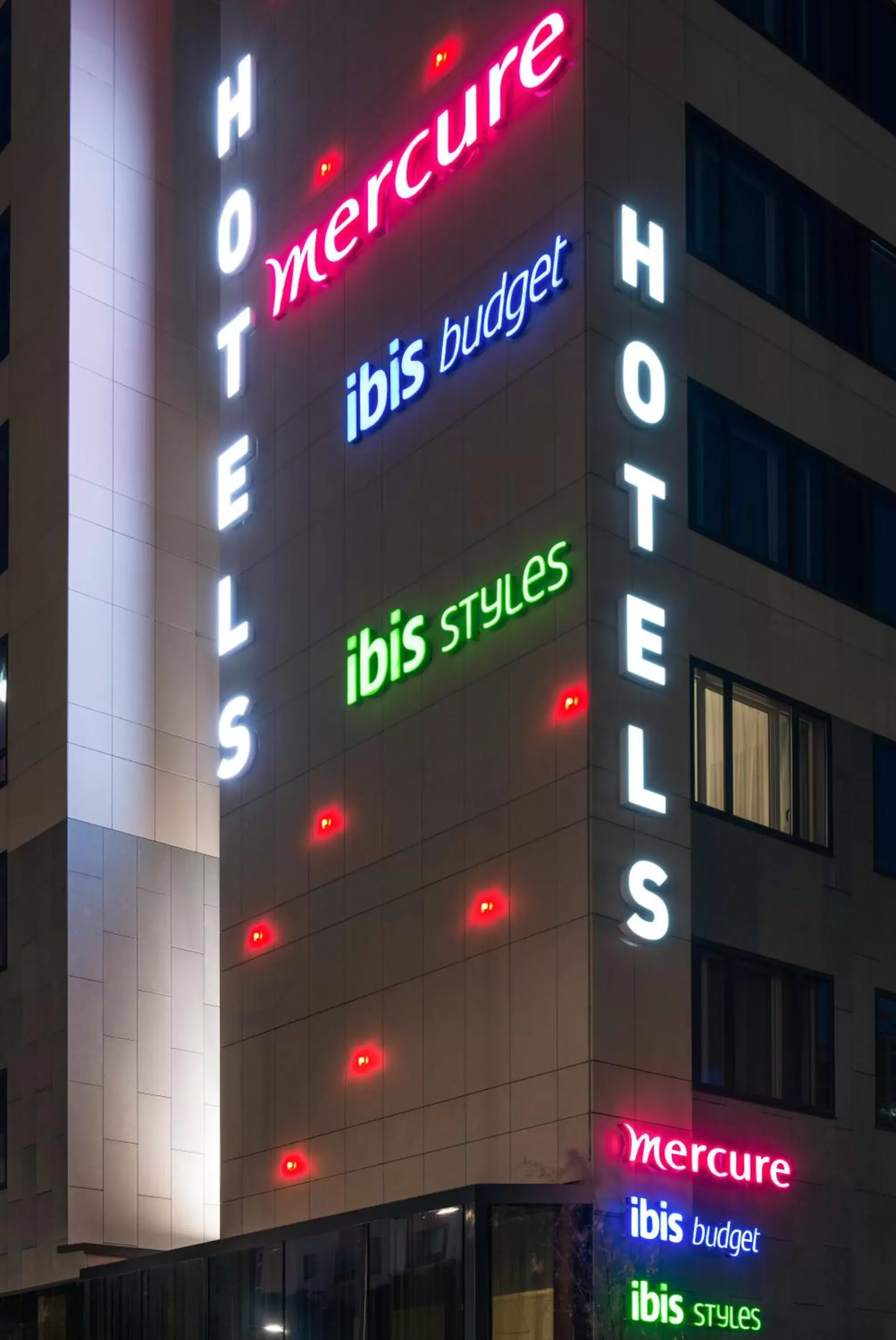 Facade/entrance, Property Building in Ibis Budget Lyon Centre - Gare Part Dieu