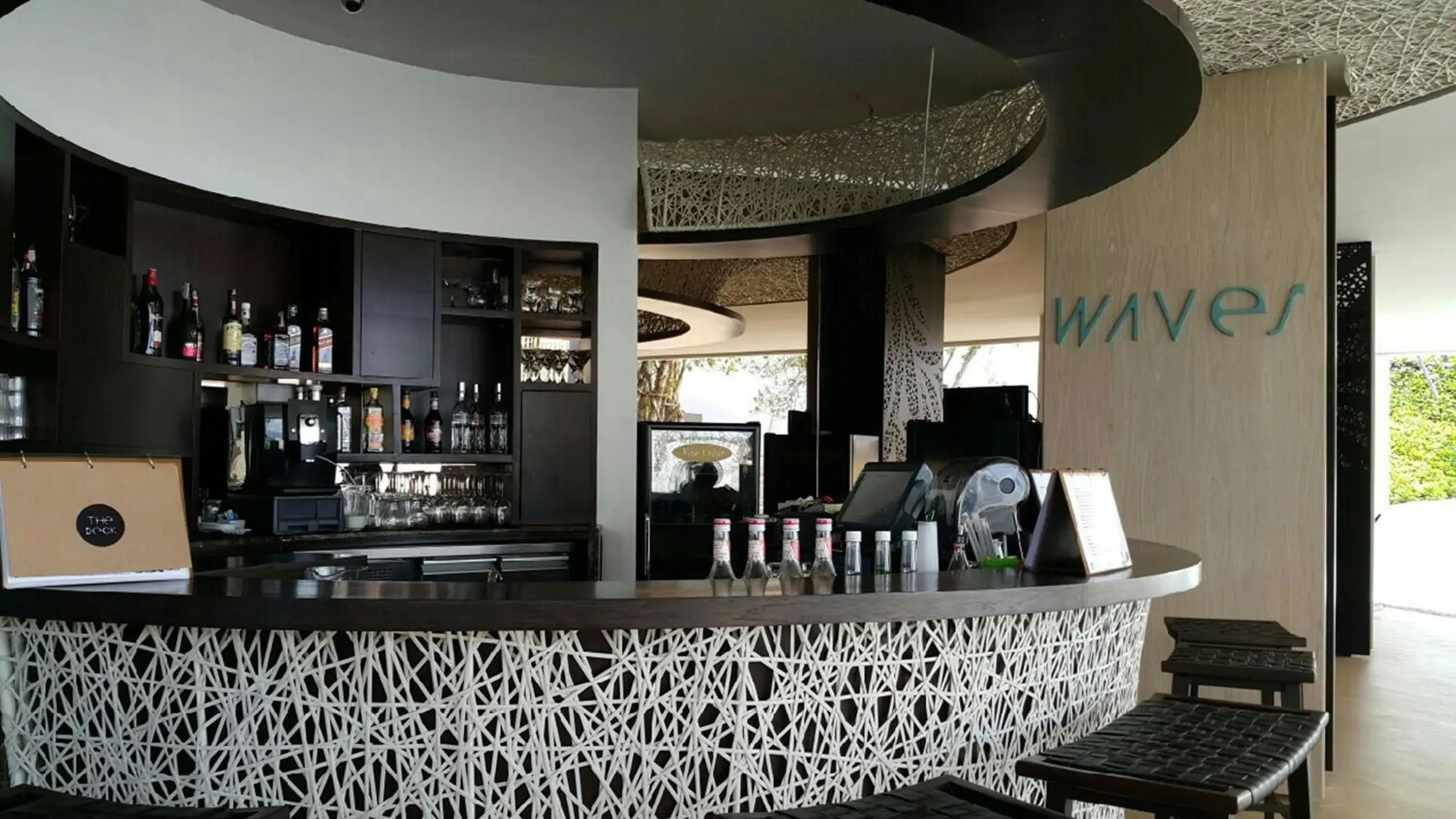 Lounge or bar, Lounge/Bar in Veranda Resort Pattaya - MGallery by Sofitel