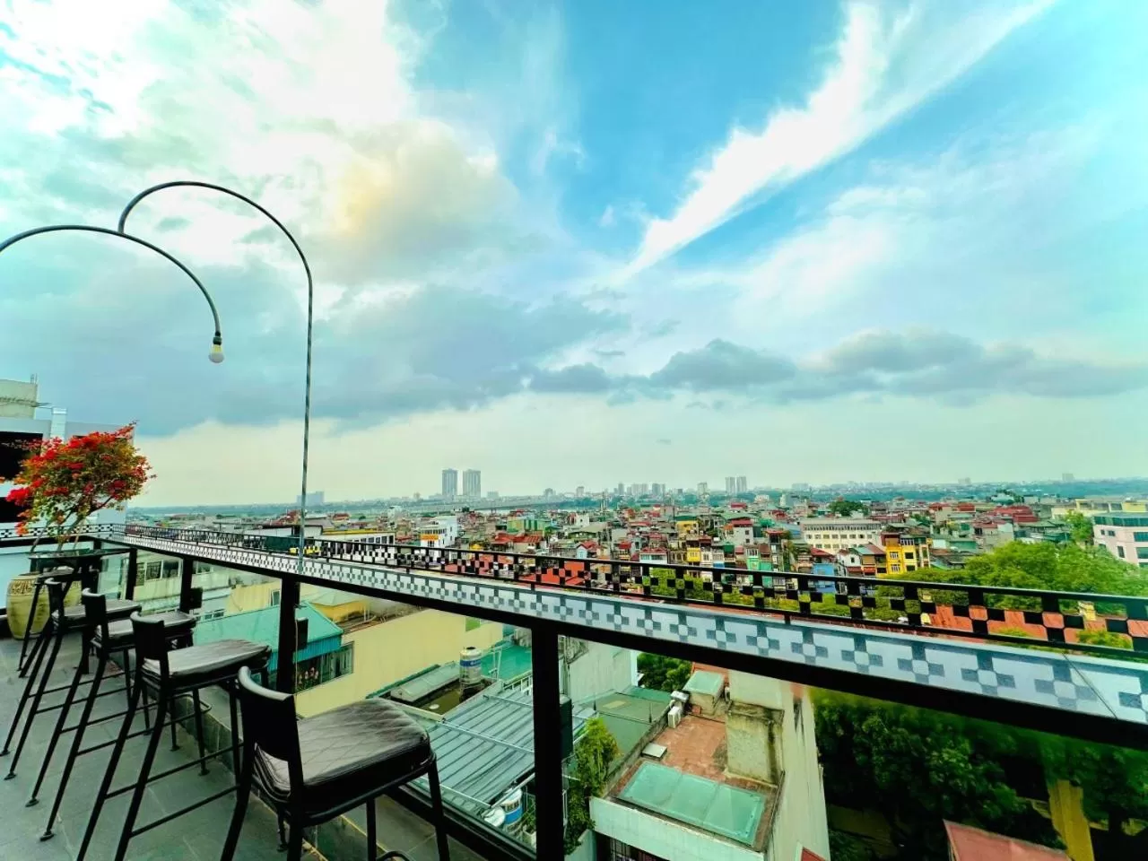 Lounge or bar in Shining Central Hotel & Spa